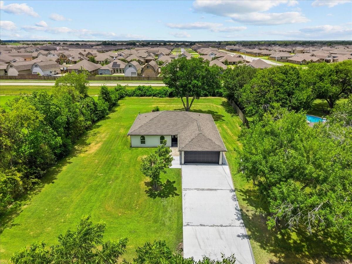 2730 Mary Ln, Dickinson, TX 77539