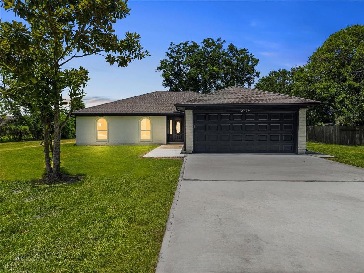 2730 Mary Ln, Dickinson, TX 77539 photo