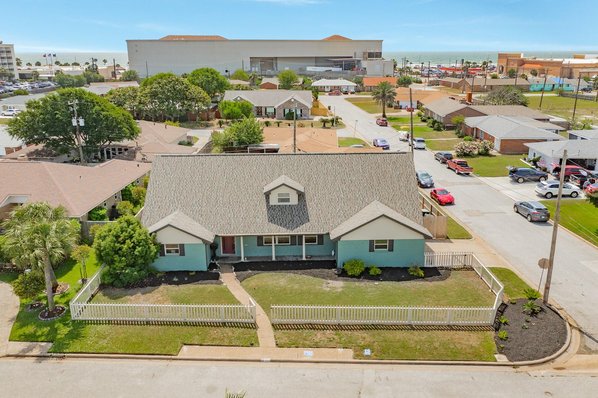 5525 Ibis Dr, Galveston, TX 77551