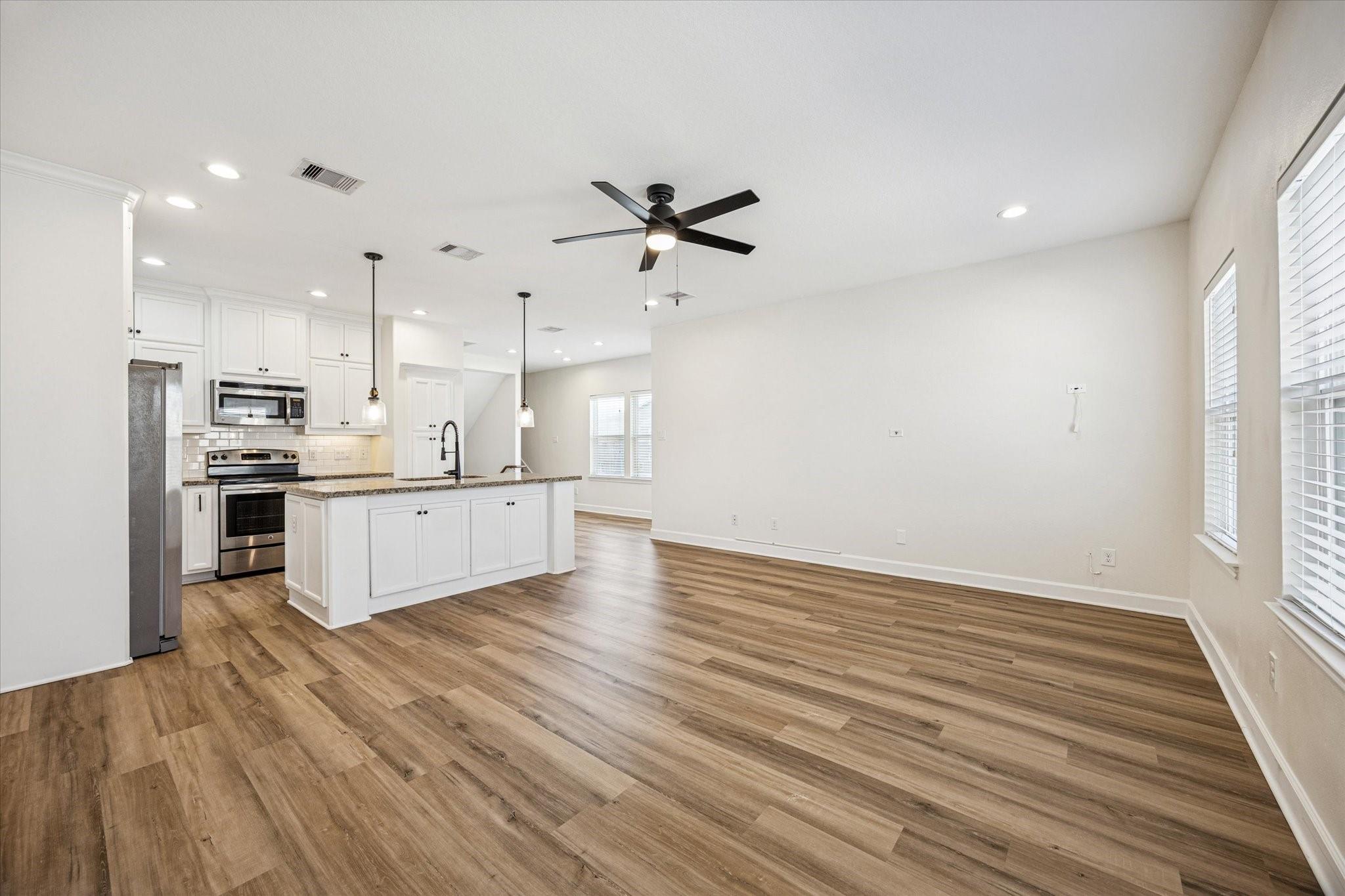5402 Jonathan Ln, Houston, TX 77011 photo