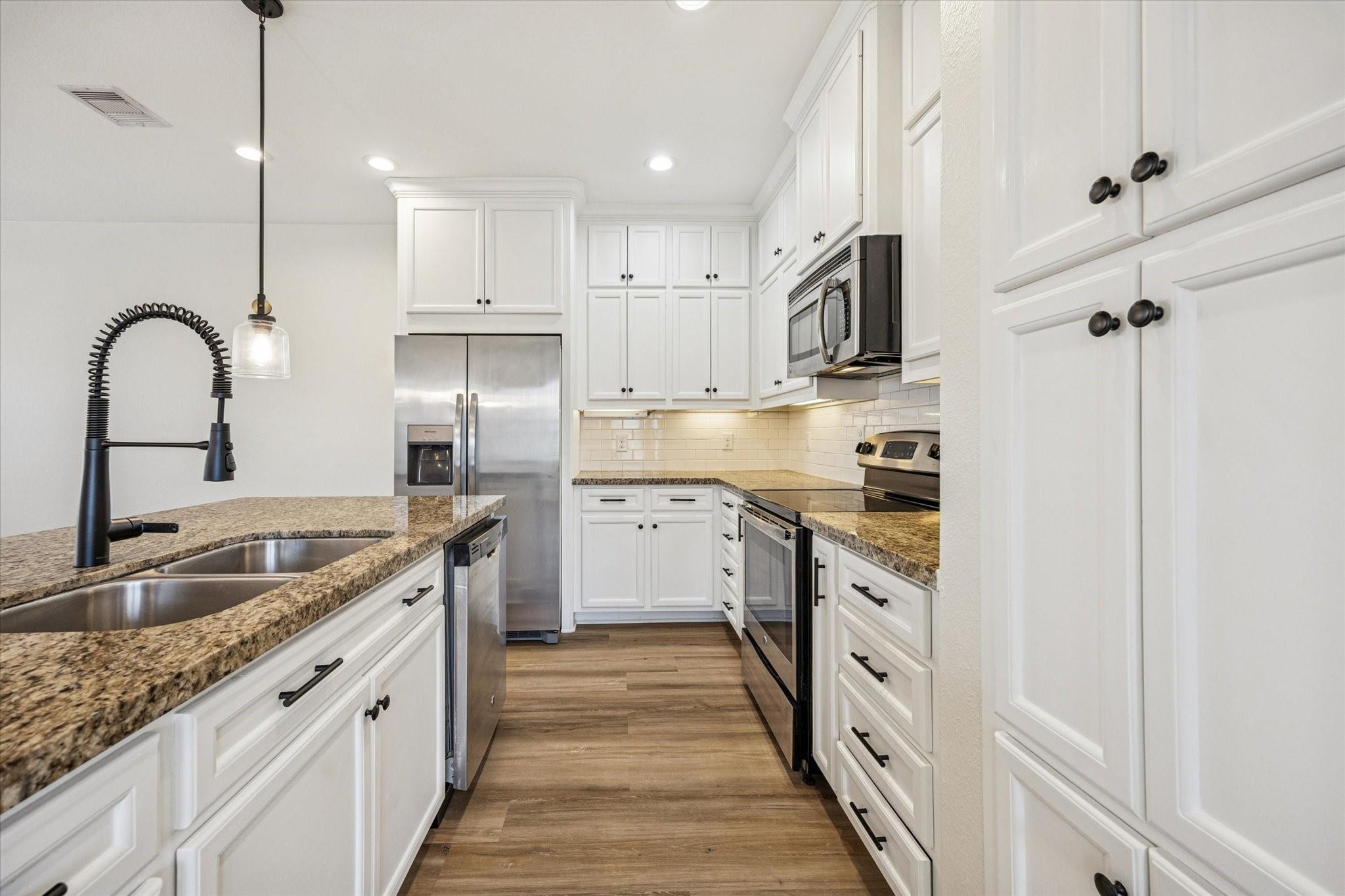 5402 Jonathan Ln, Houston, TX 77011 photo