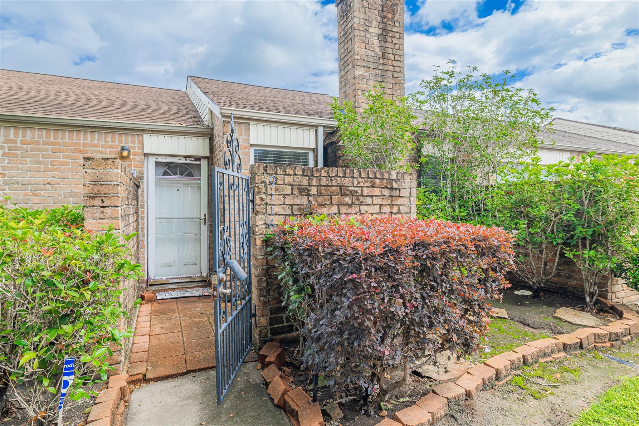 9116 Wilcrest Dr, Houston, TX 77099