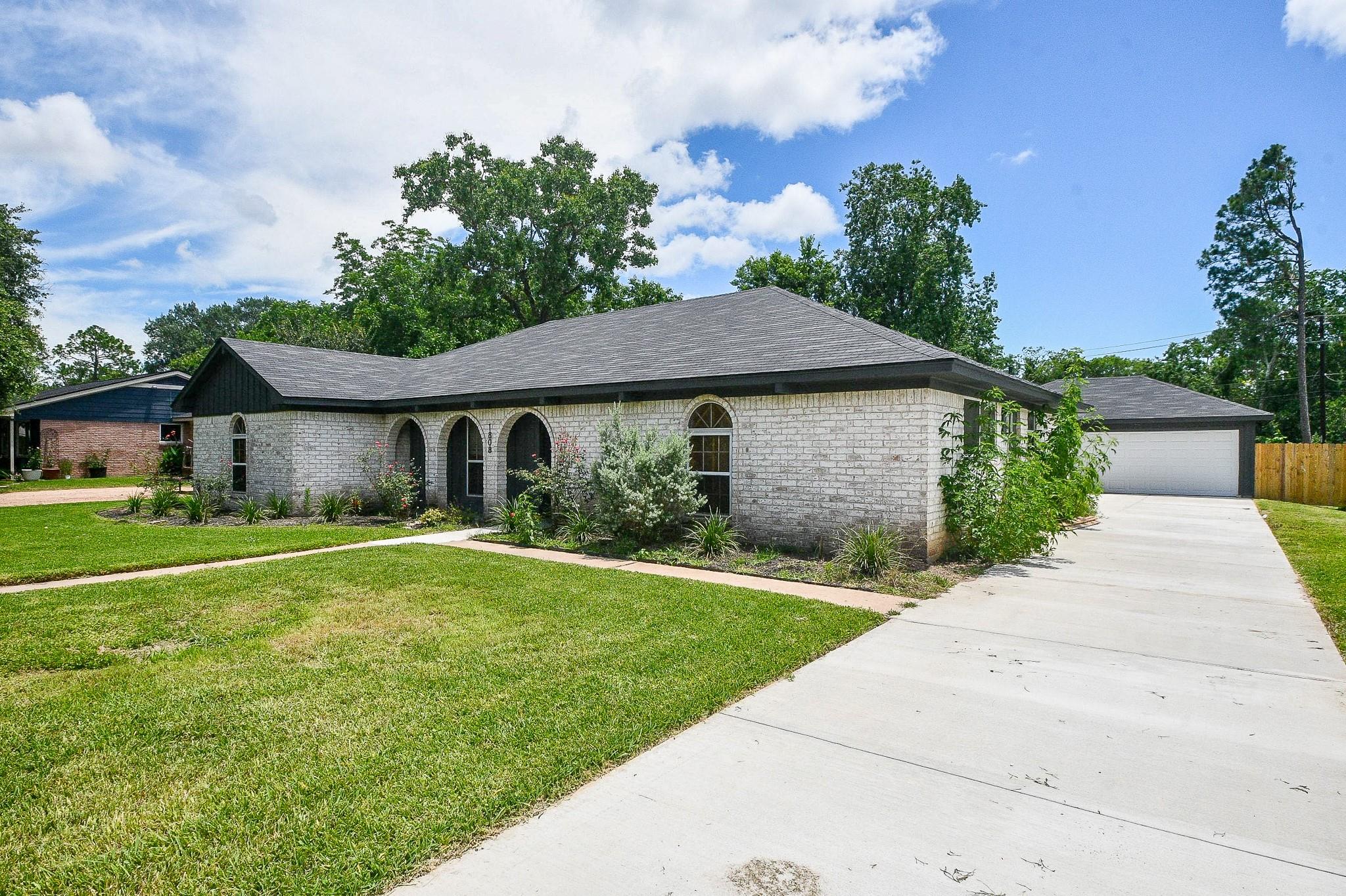 1808 Long Dr, Richmond, TX 77469 photo