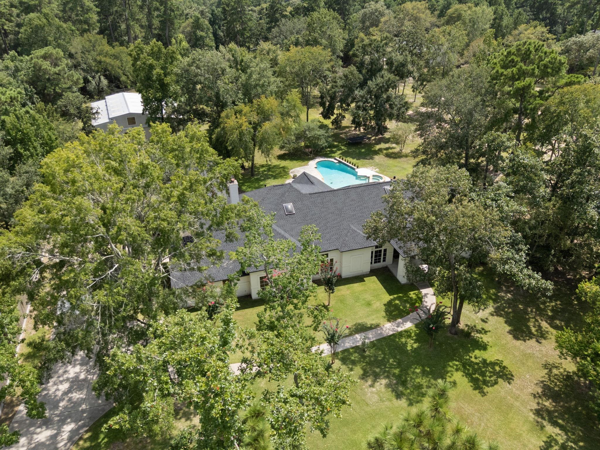 8711 Sendera Dr, Magnolia, TX 77354