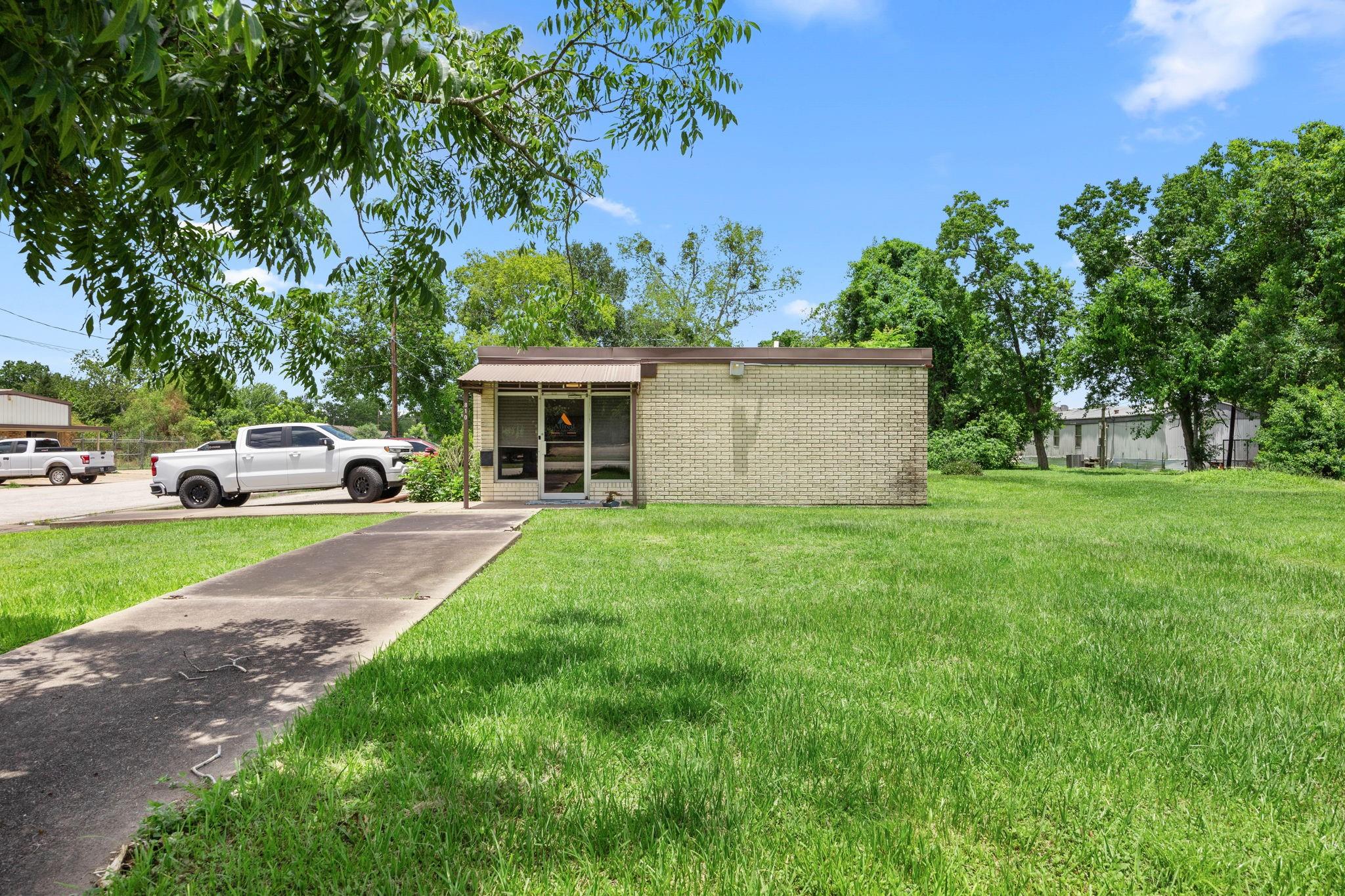 810 808 Morton St, Richmond, TX 77469 photo