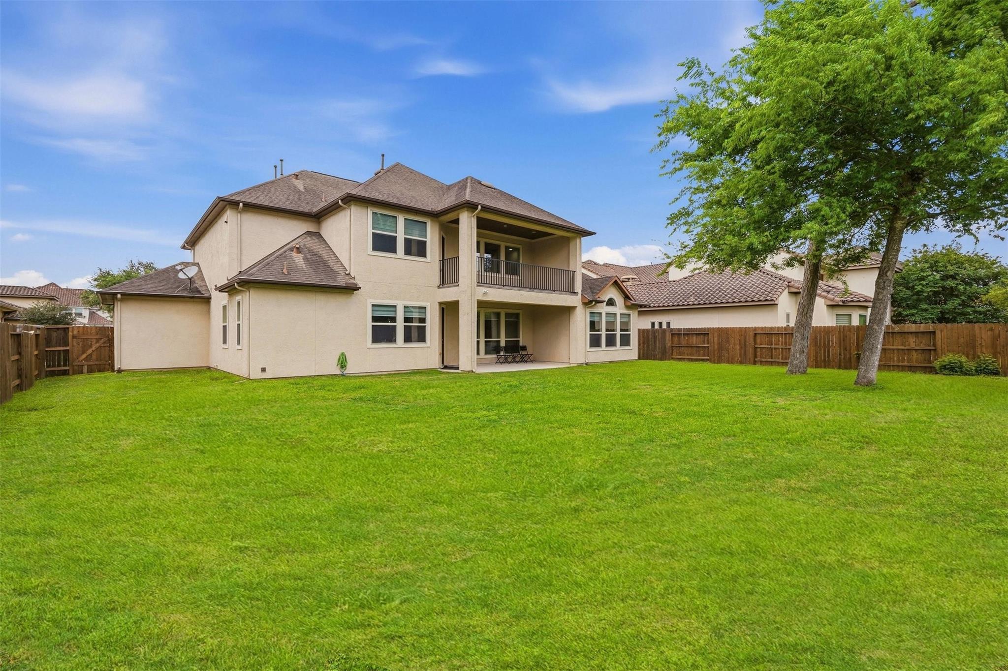 6011 Abercombie Ln, Sugar Land, TX 77479 photo