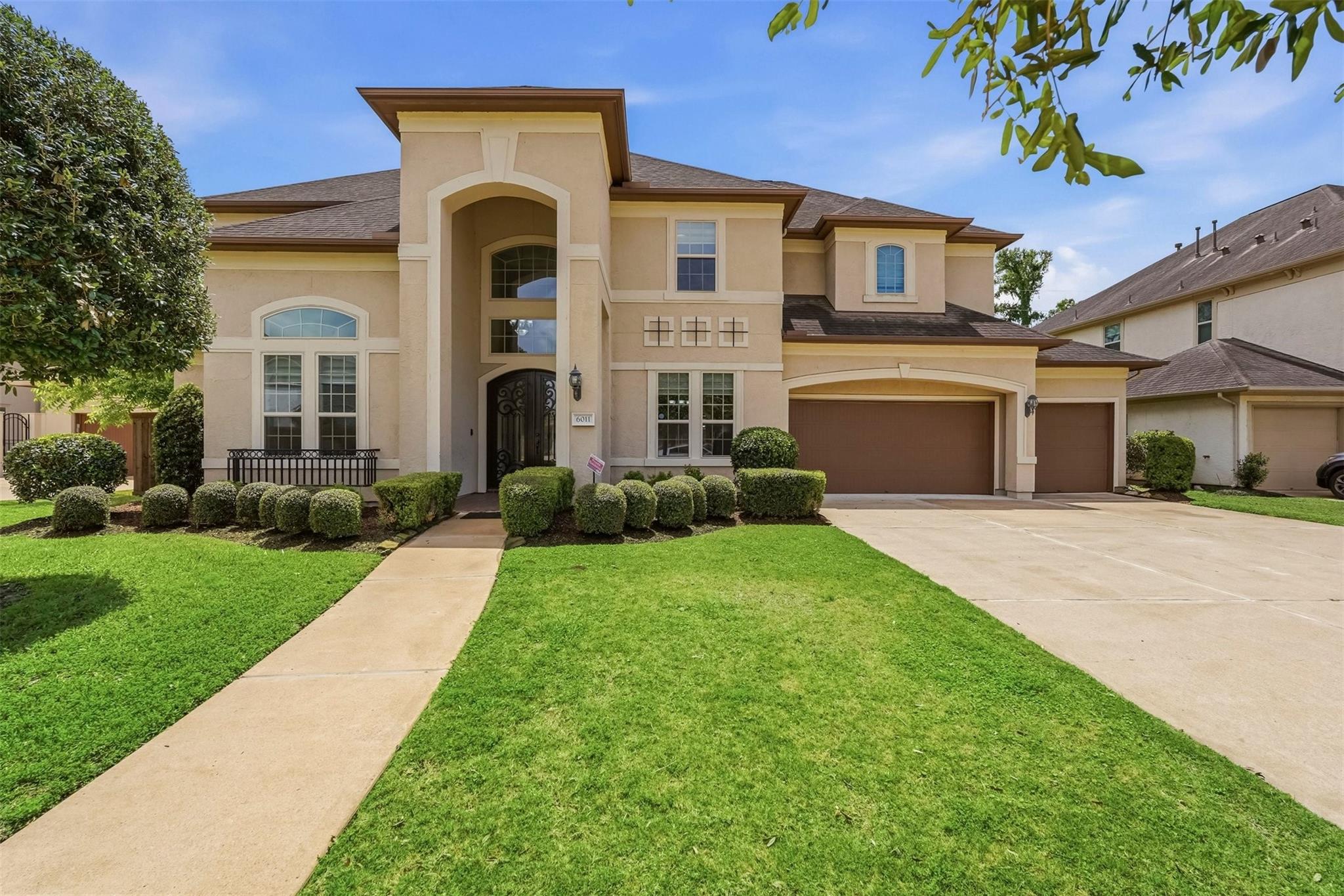 6011 Abercombie Ln, Sugar Land, TX 77479 photo