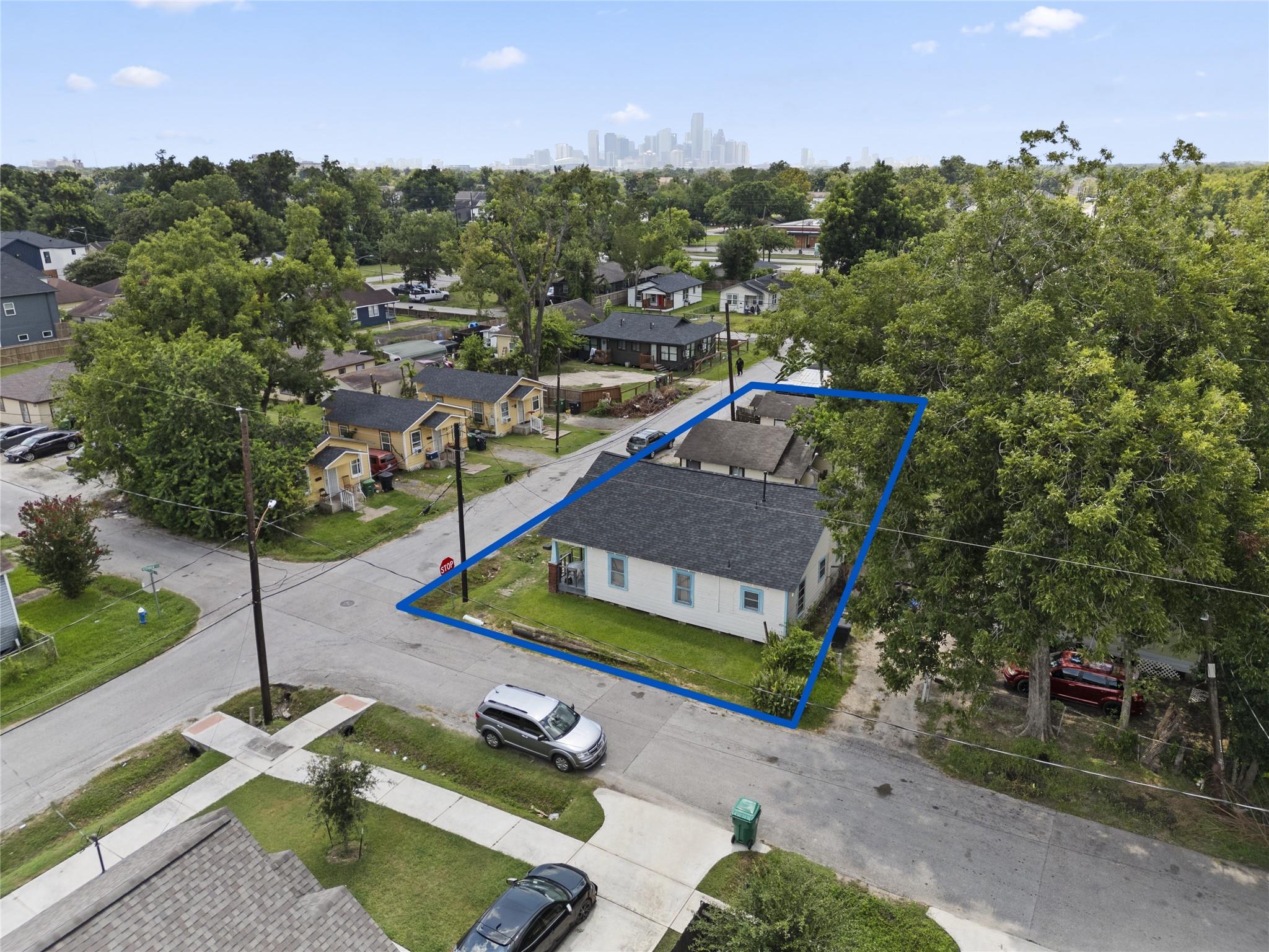 5611 Nichols St, Houston, TX 77020
