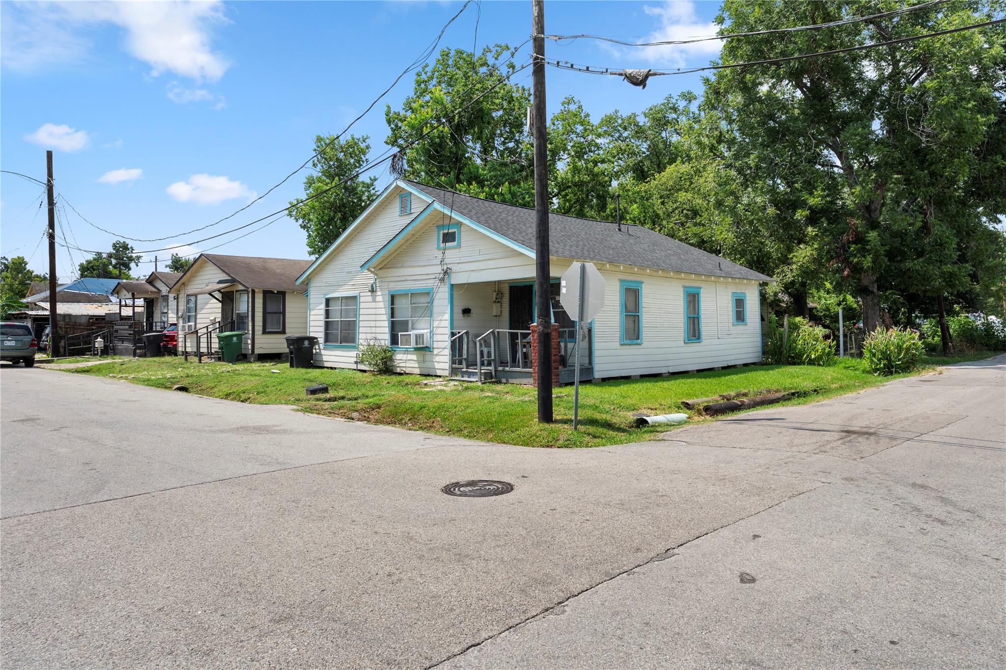 5611 Nichols St, Houston, TX 77020 photo