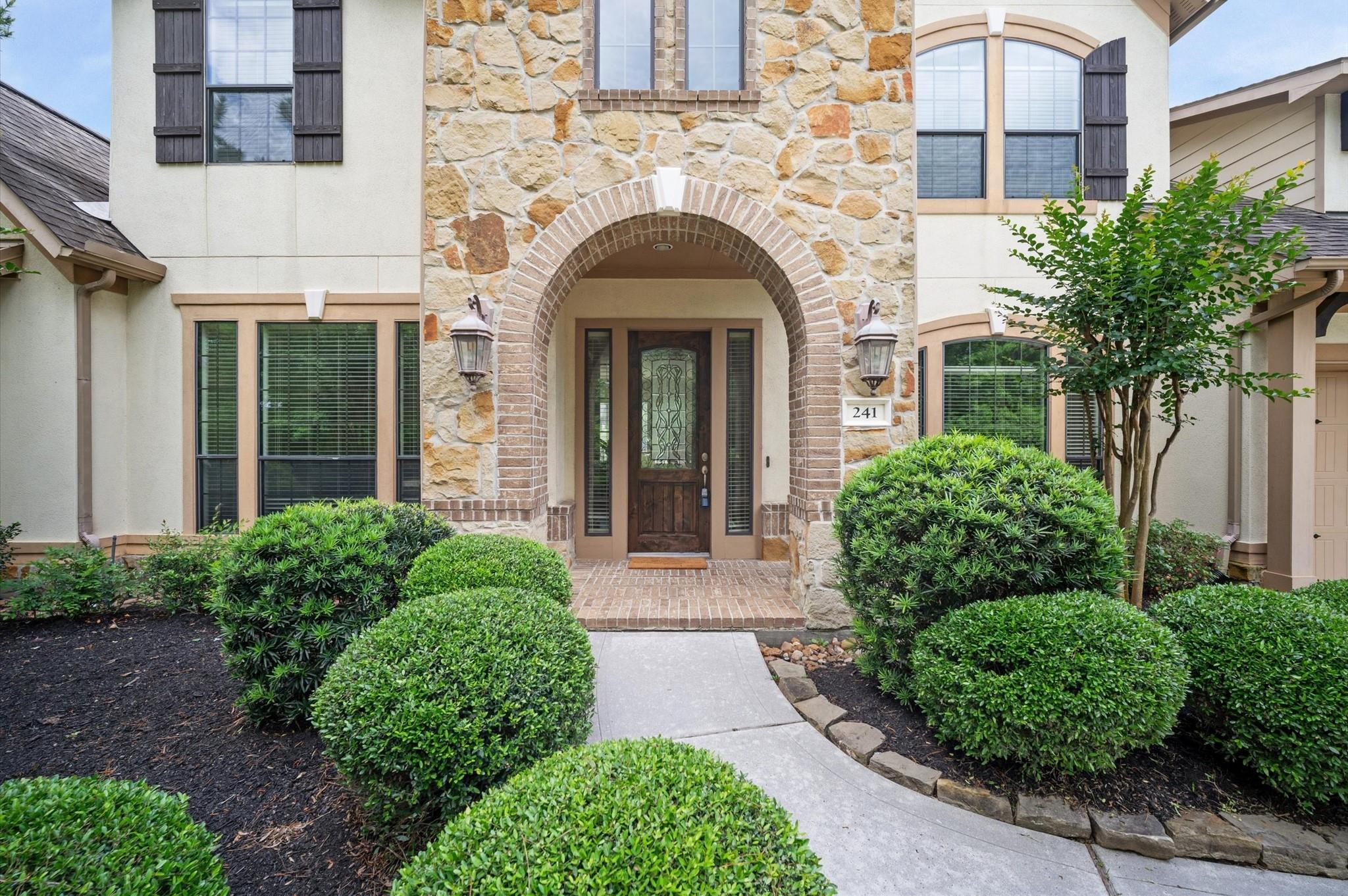 241 W Tupelo Green Cir, Spring, TX 77389 photo