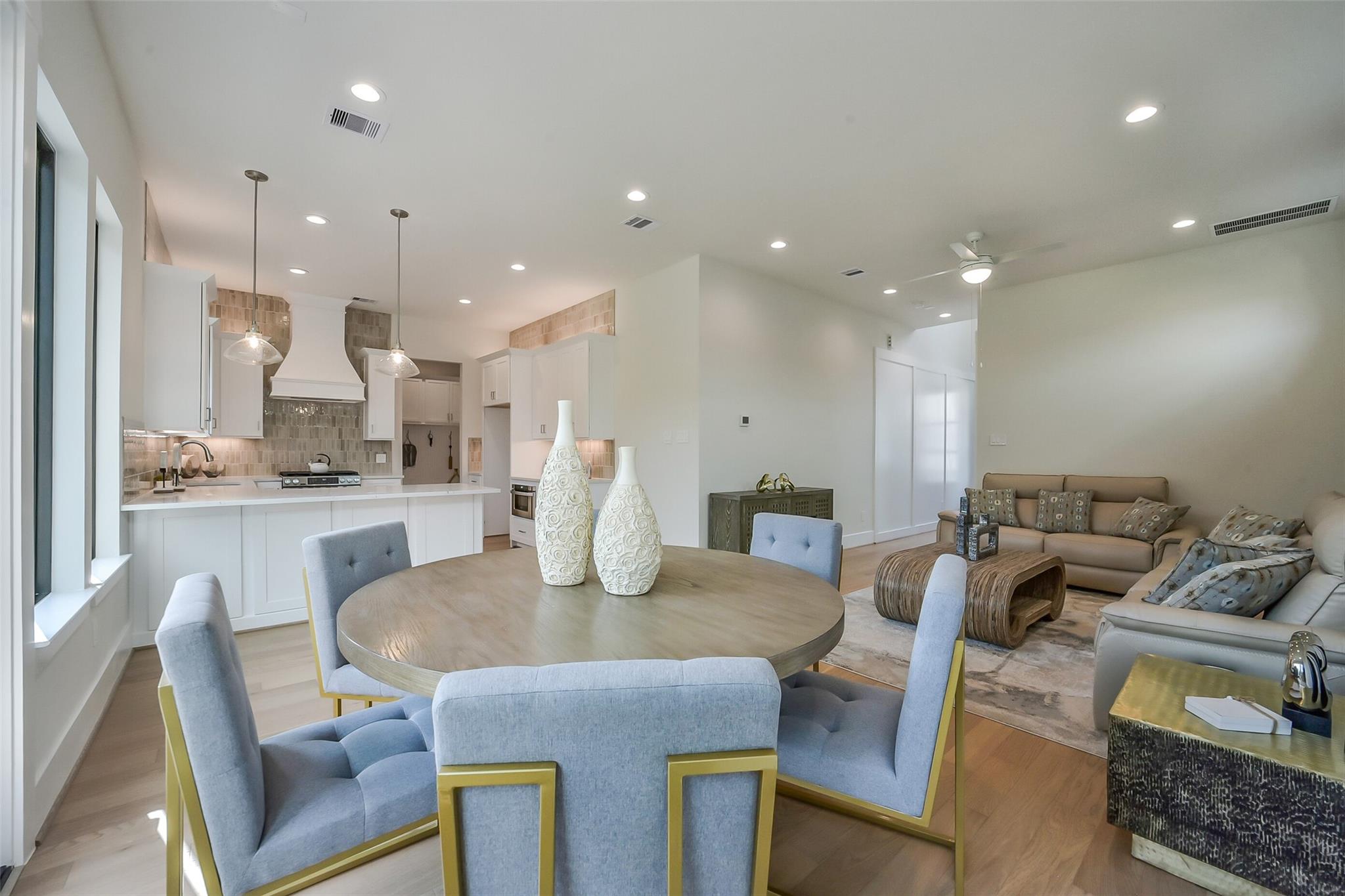3521 Harvest Dance Dr, Houston, TX 77008 photo