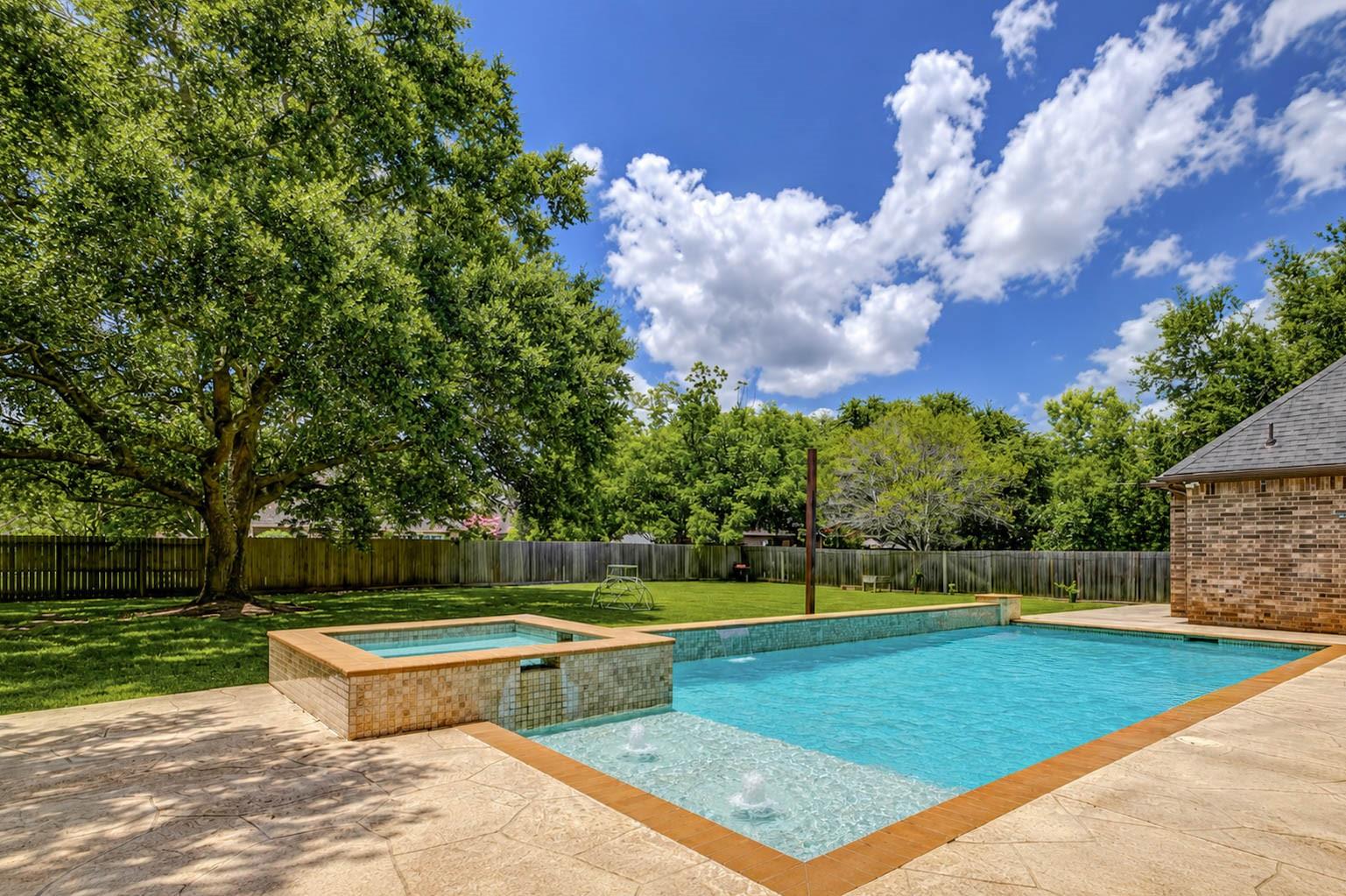 5327 Whitmore St, Fulshear, TX 77441 photo