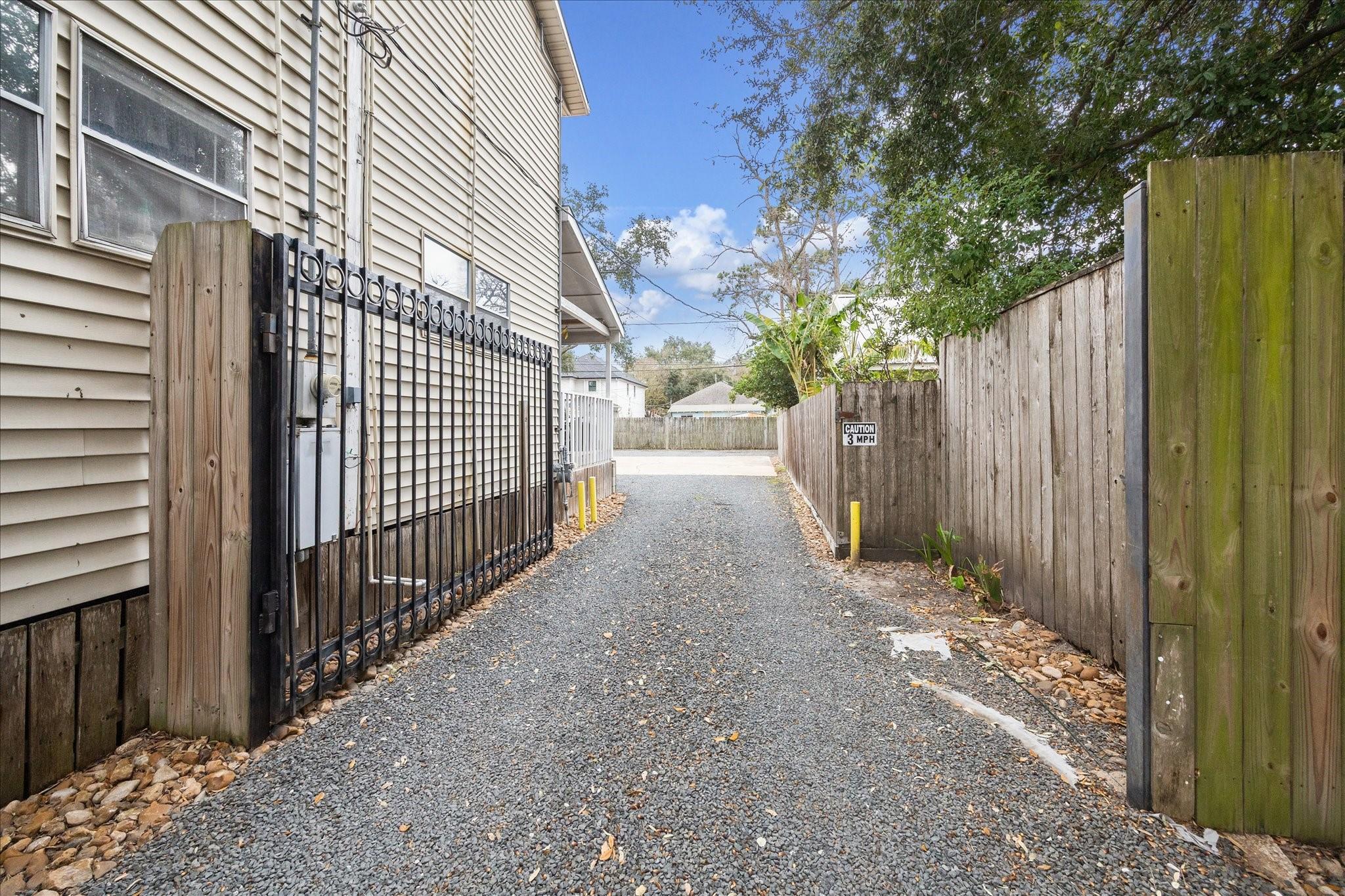 240 W 23 St, Houston, TX 77008 photo