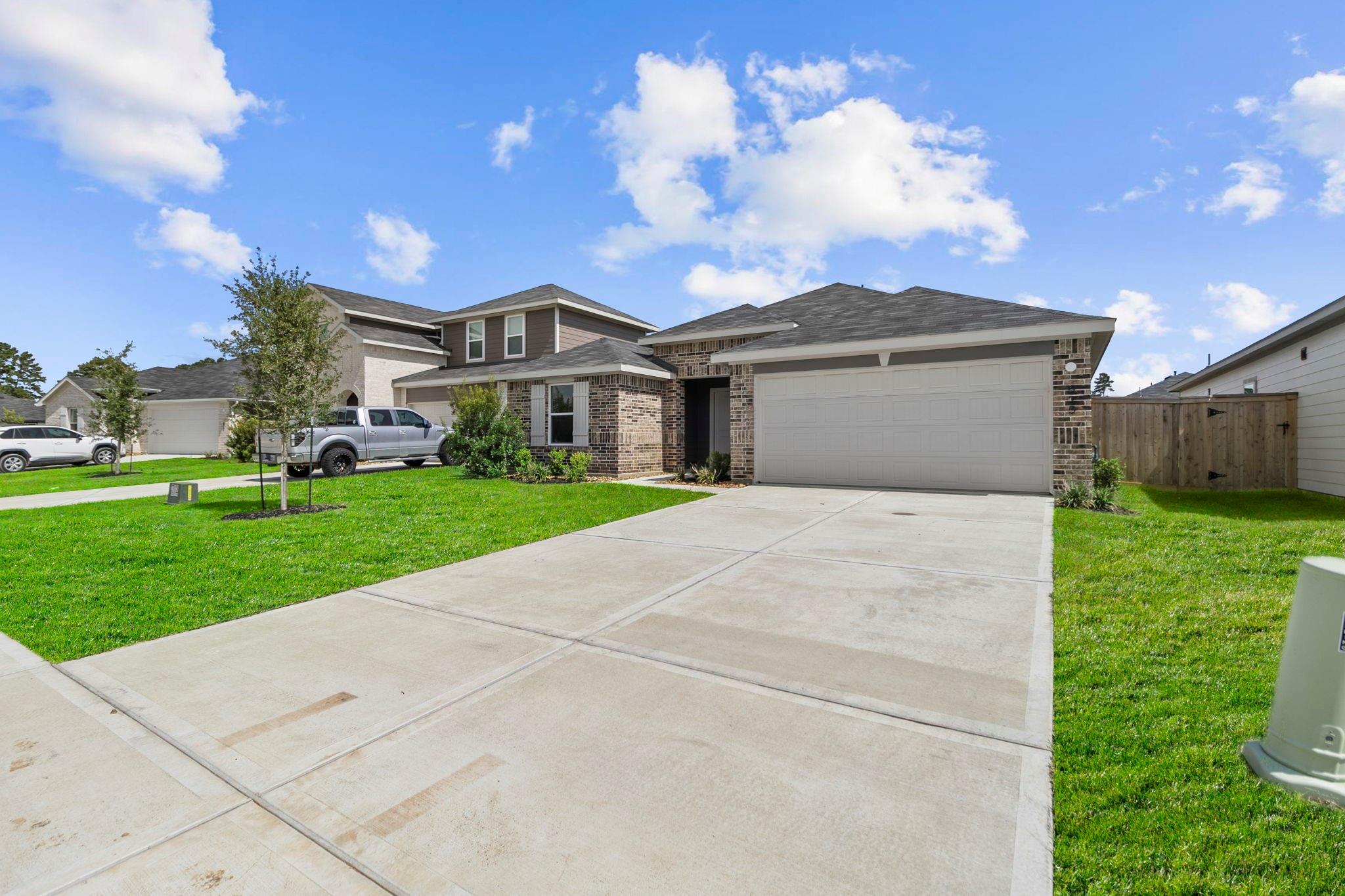525 Wax Myrtle Way, Hockley, TX 77447 photo