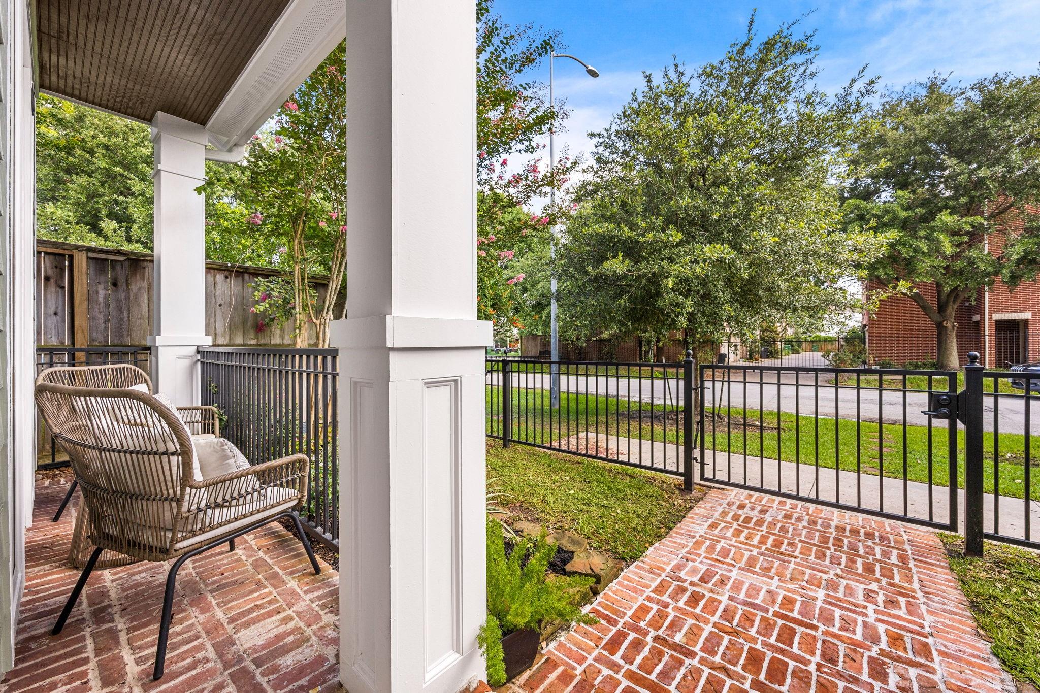 444 W 26 St, Houston, TX 77008 photo