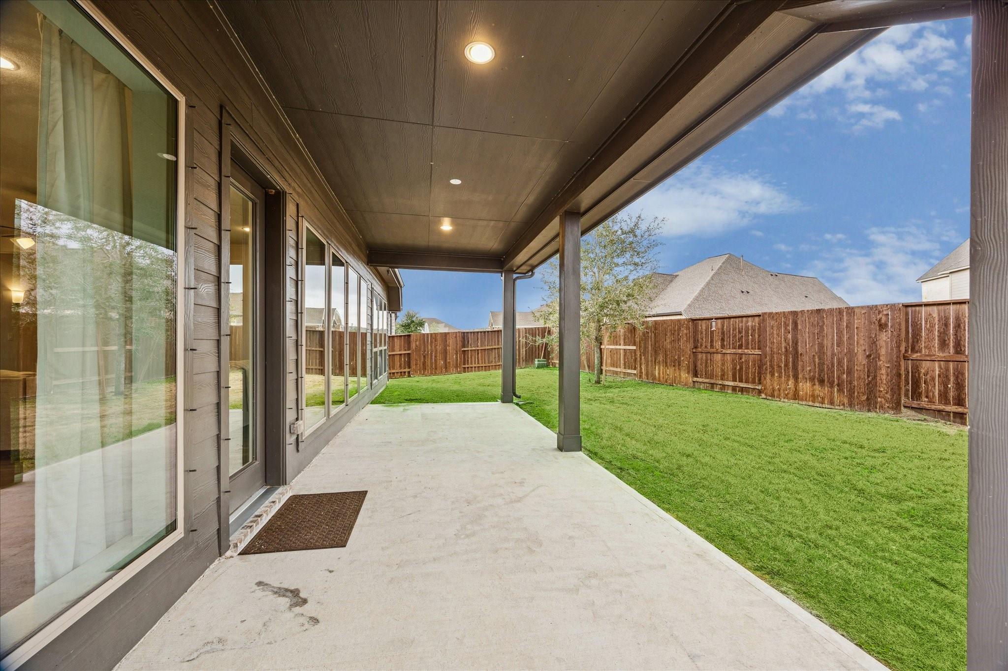 4527 Peloton Rd, Rosharon, TX 77583 photo