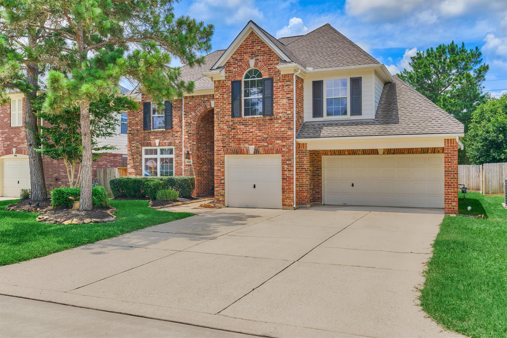6327 Holden Mills Dr, Spring, TX 77389 photo