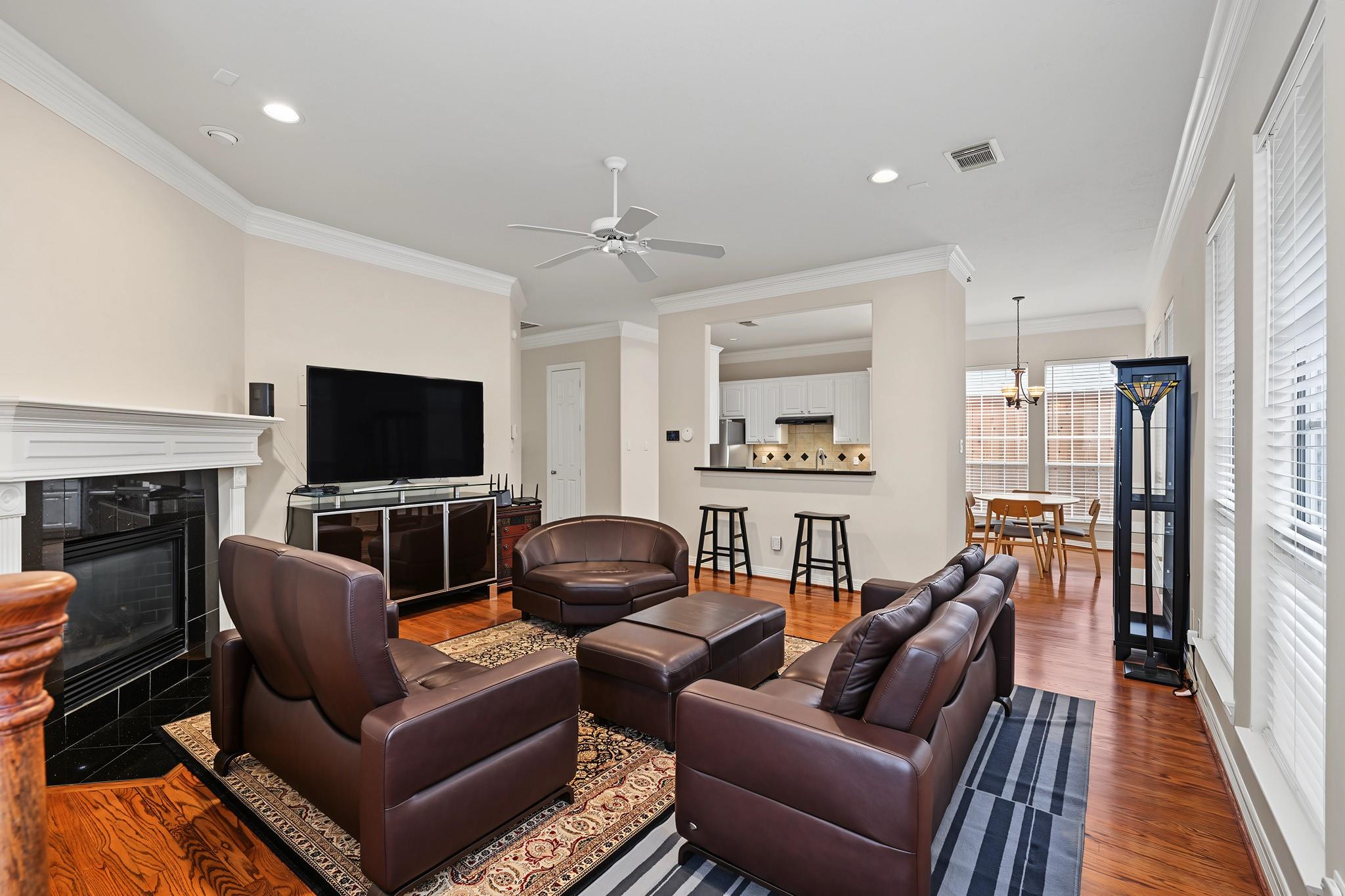 3015 Avalon Terrace, Houston, TX 77057 photo