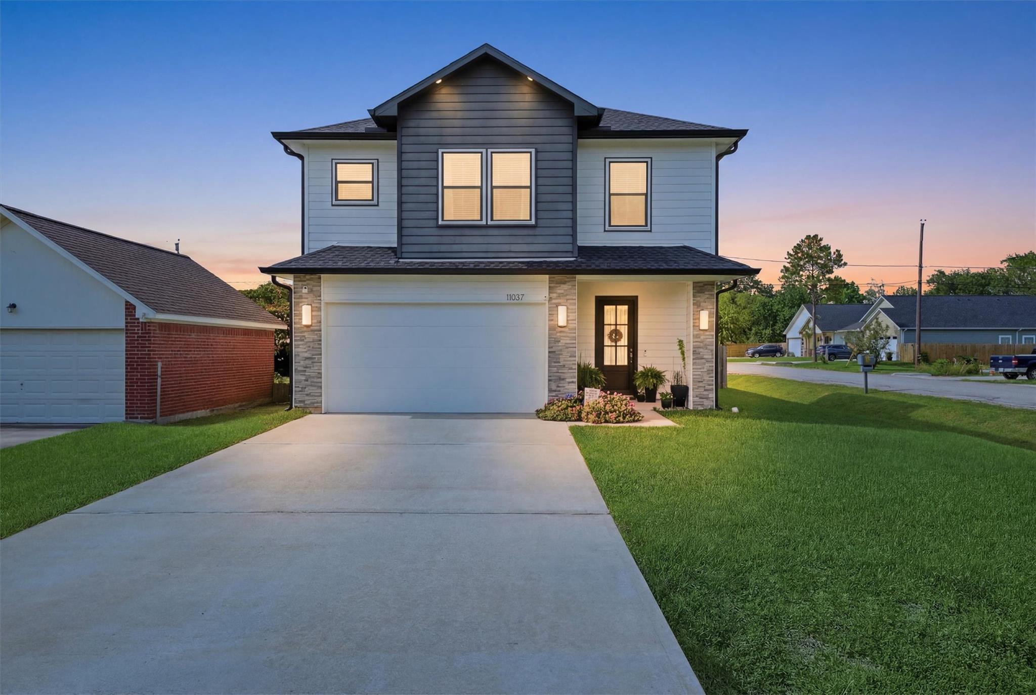 11037 Bois D Arcade St, La Porte, TX 77571