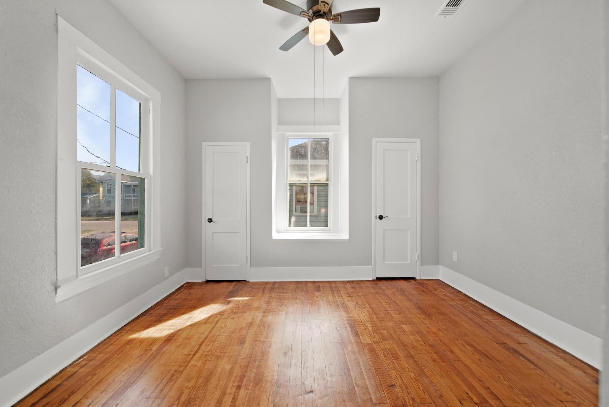 2015 36 St, Galveston, TX 77550 photo