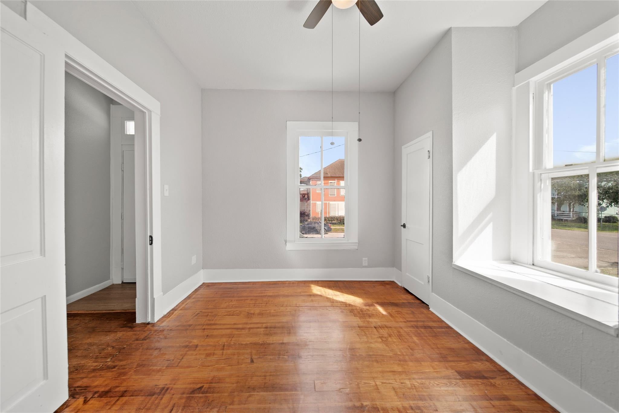 2015 36 St, Galveston, TX 77550 photo