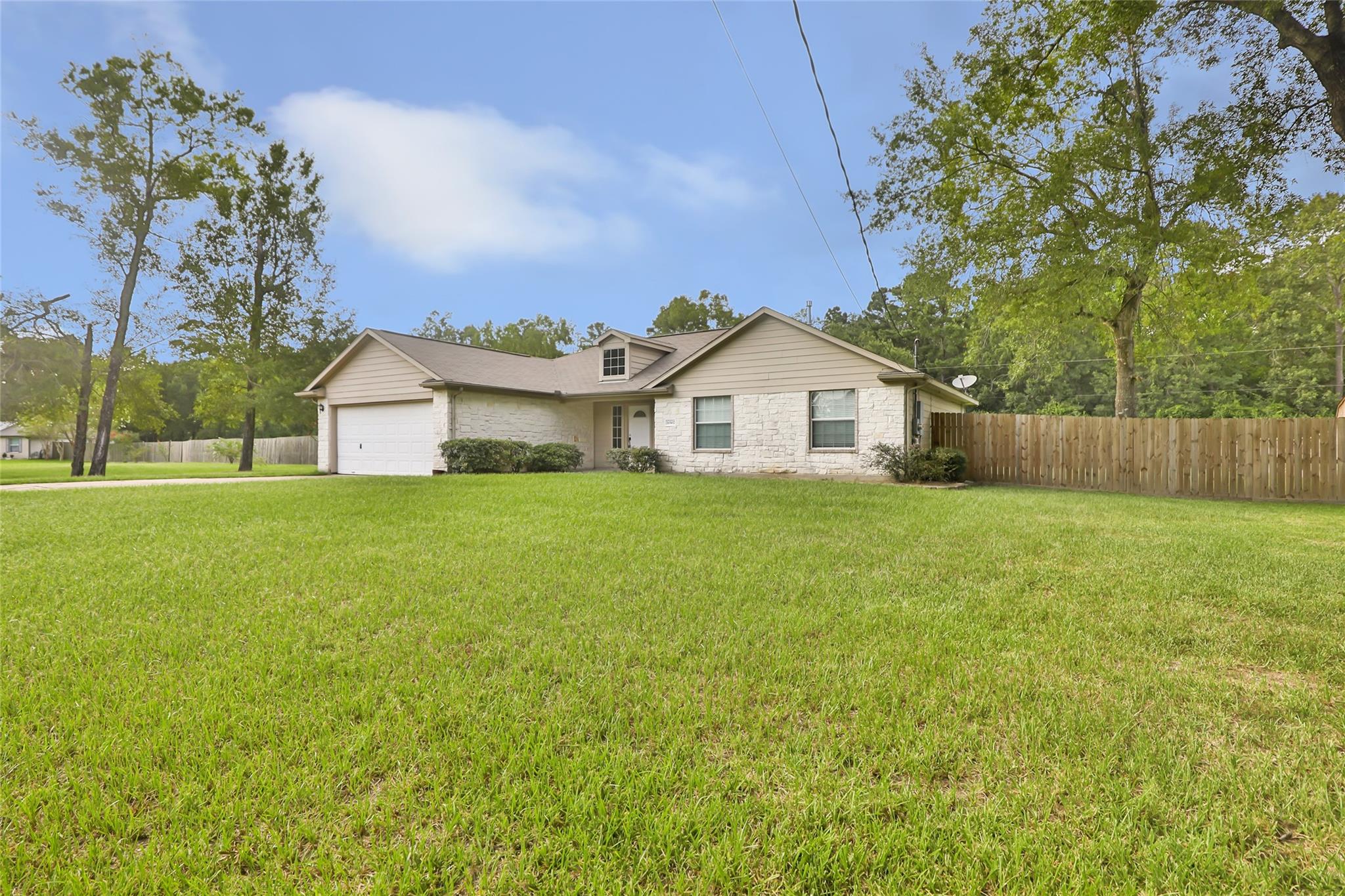 11502 Walraven Dr, Houston, TX 77336 photo