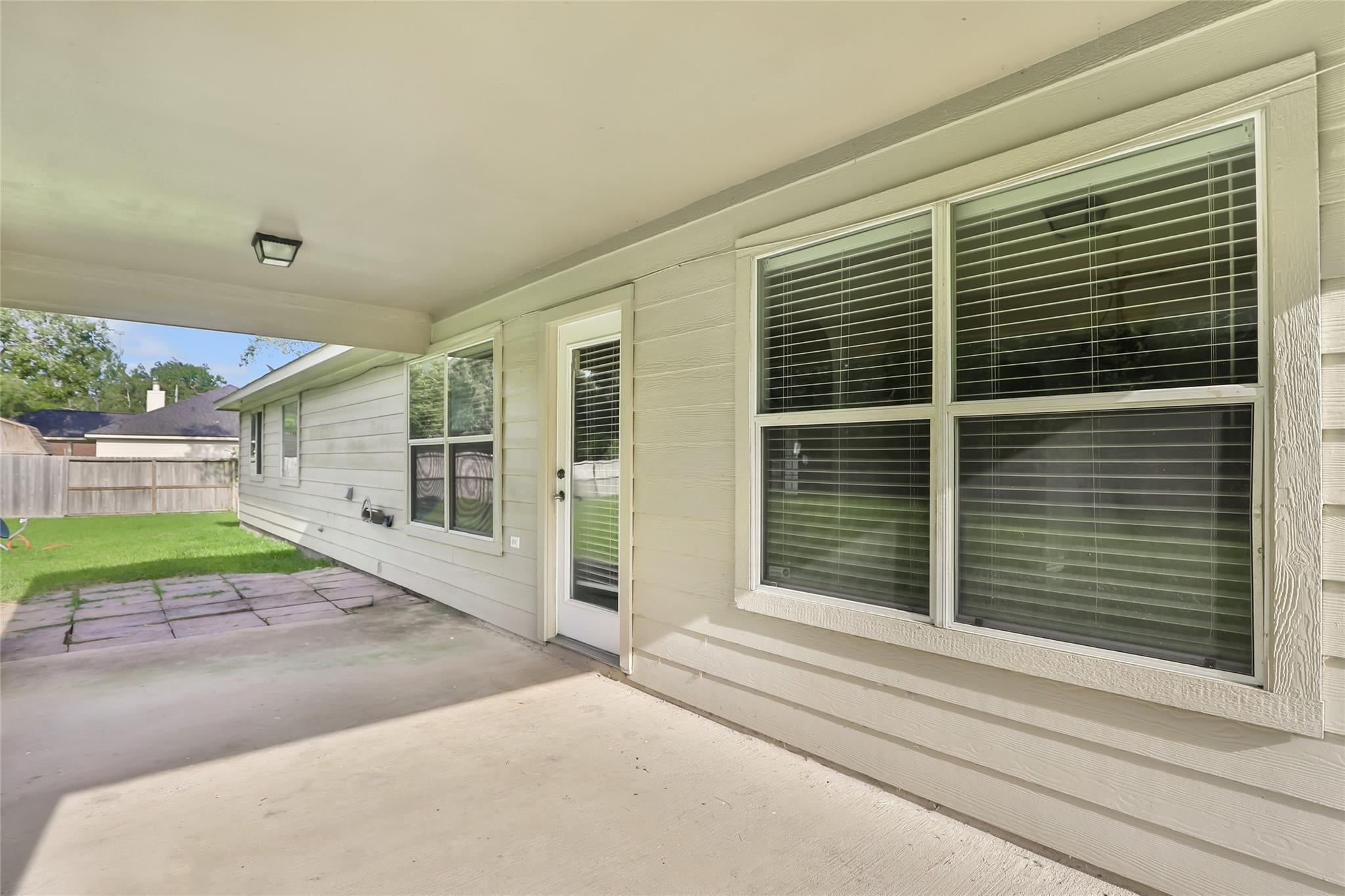 11502 Walraven Dr, Houston, TX 77336 photo