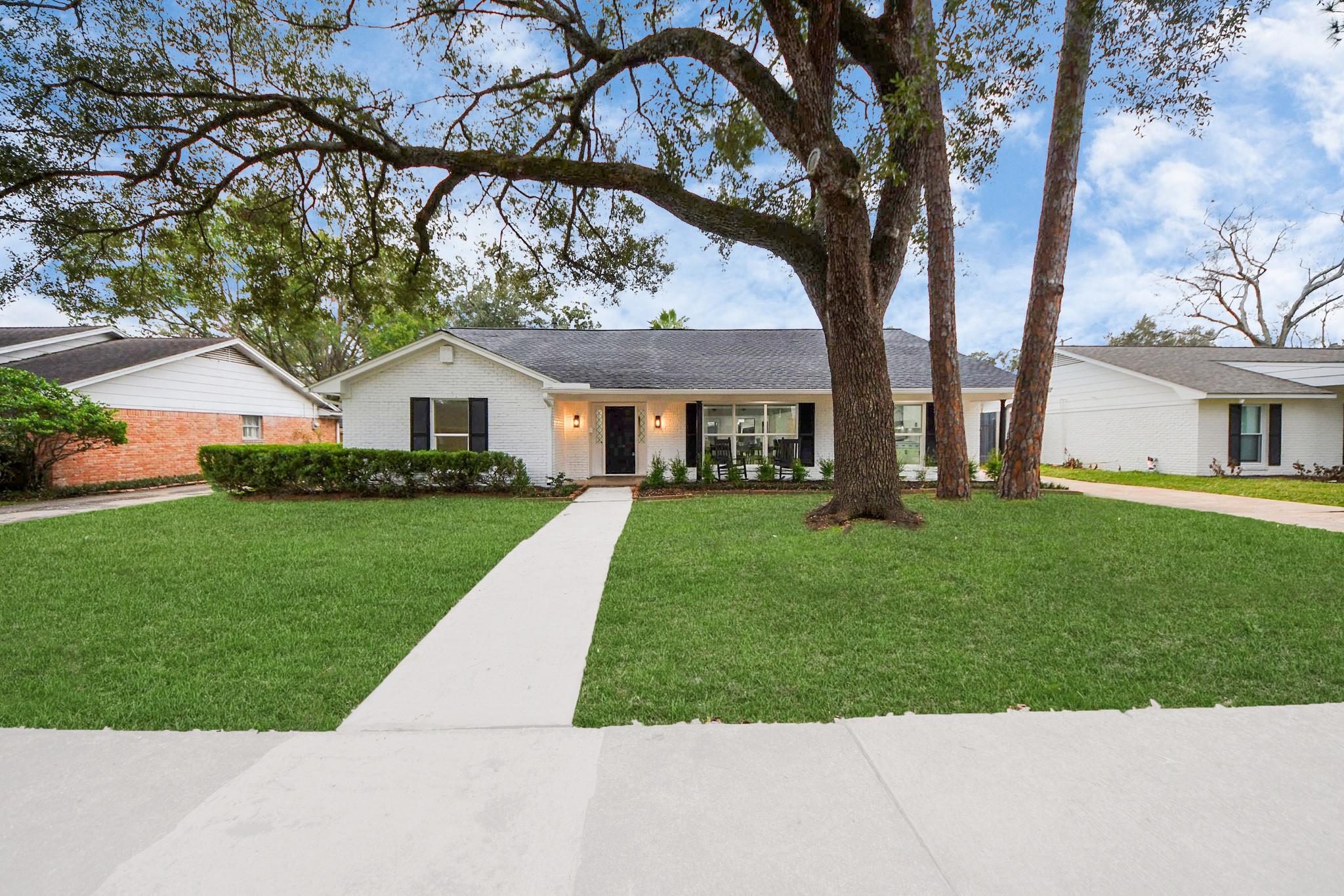 7819 Pagewood Ln, Houston, TX 77063