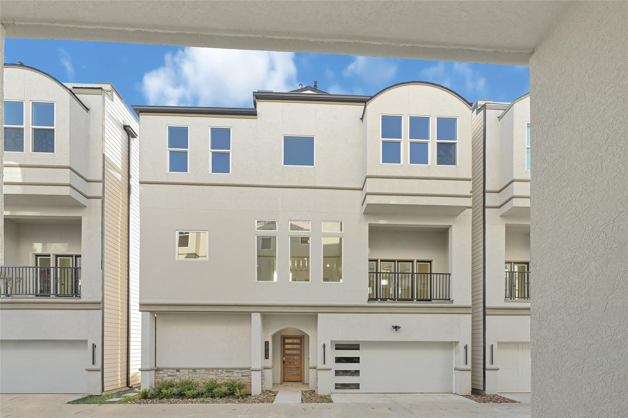 5619 Valley Verde St, Houston, TX 77057 photo