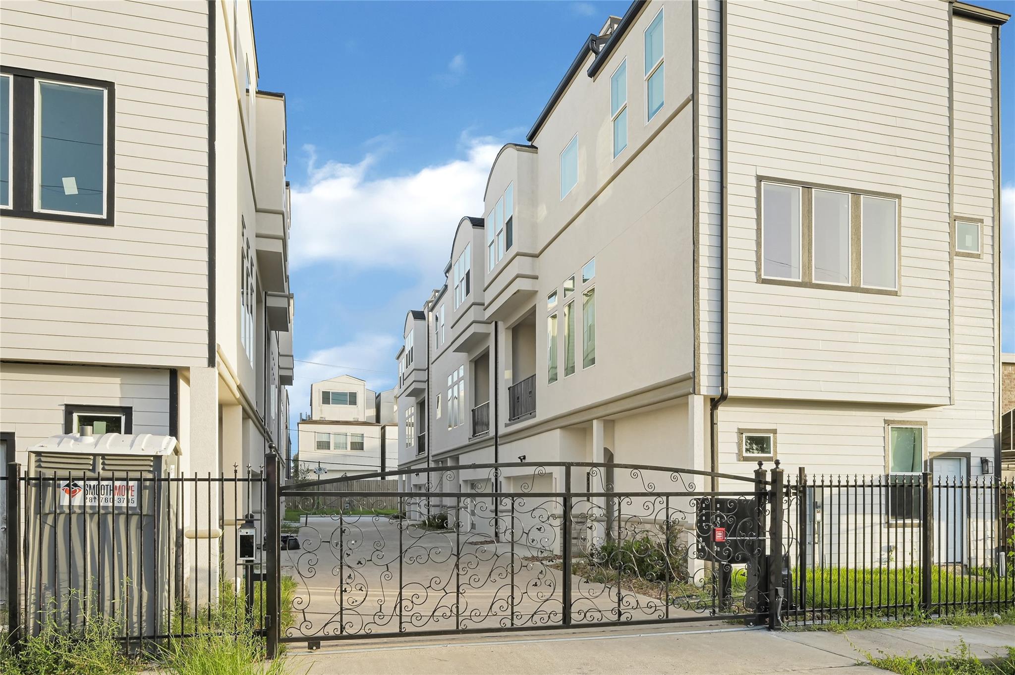 5619 Valley Verde St, Houston, TX 77057 photo