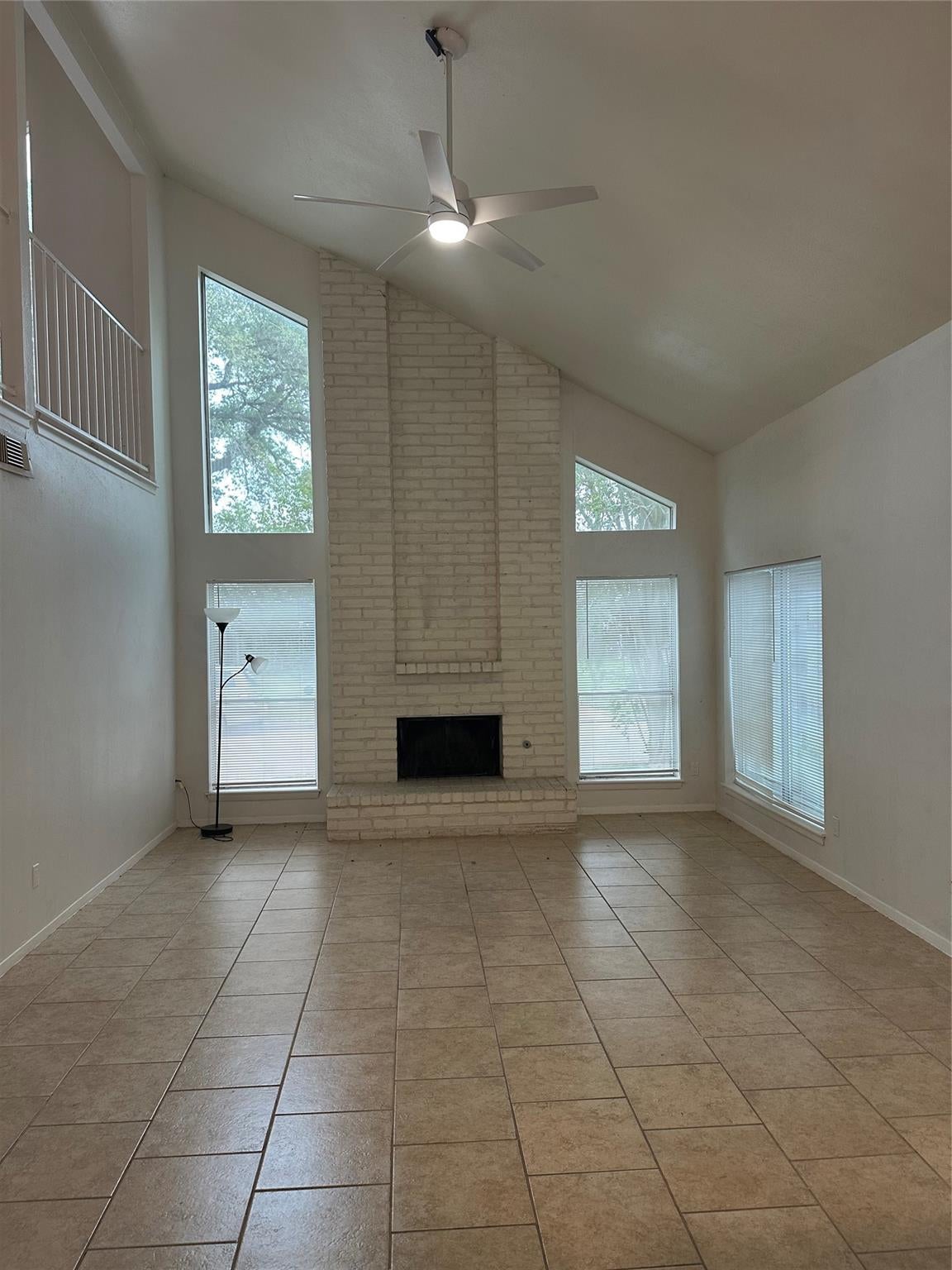 11810 Zarroll Dr, Houston, TX 77099 photo