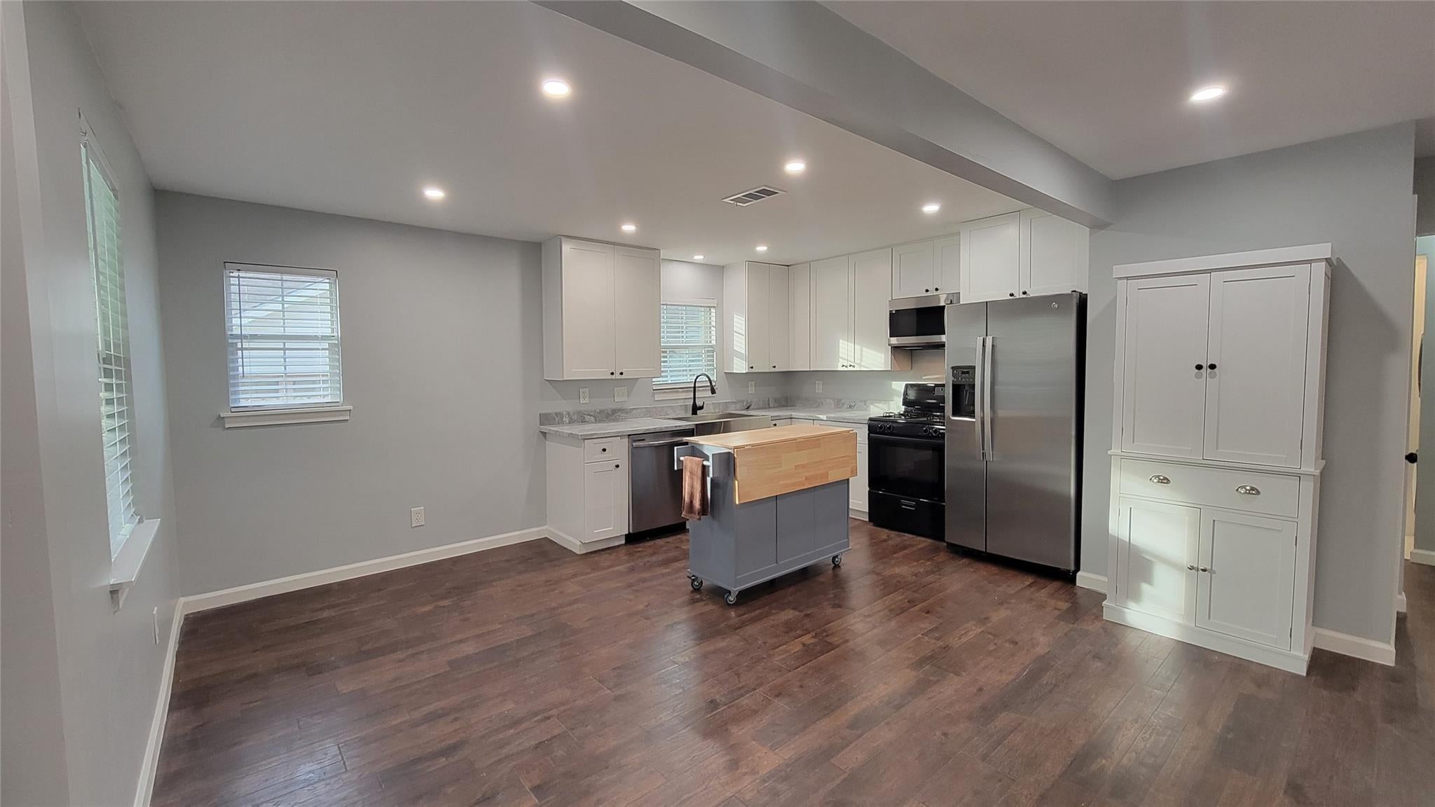 4733 Jefferson St, Houston, TX 77023 photo