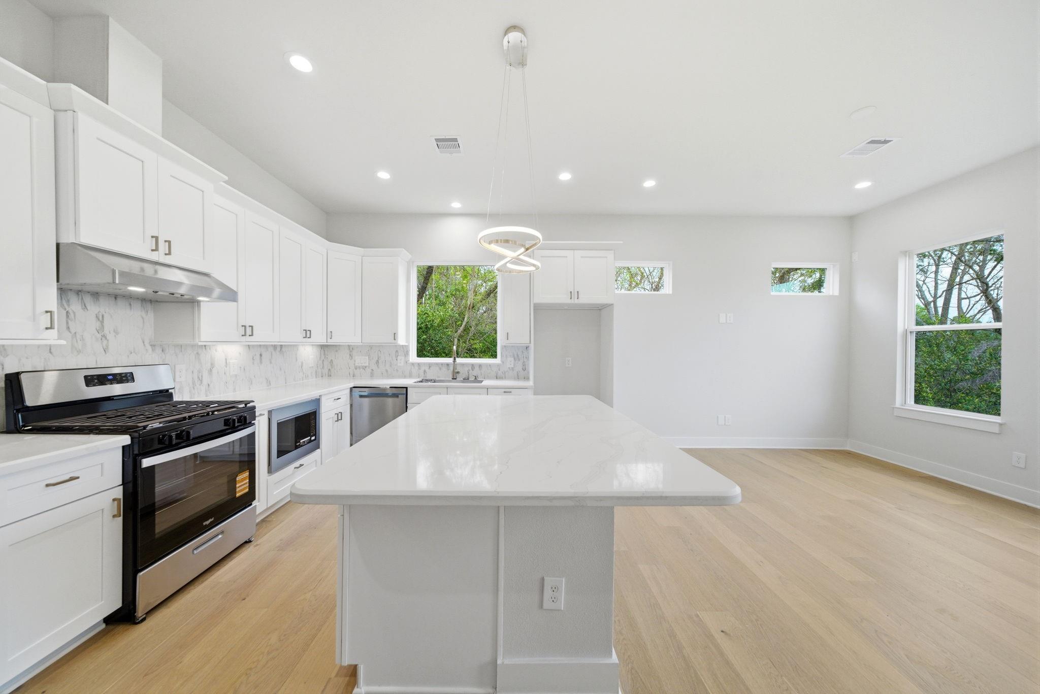 328 Janisch D, Houston, TX 77018 photo