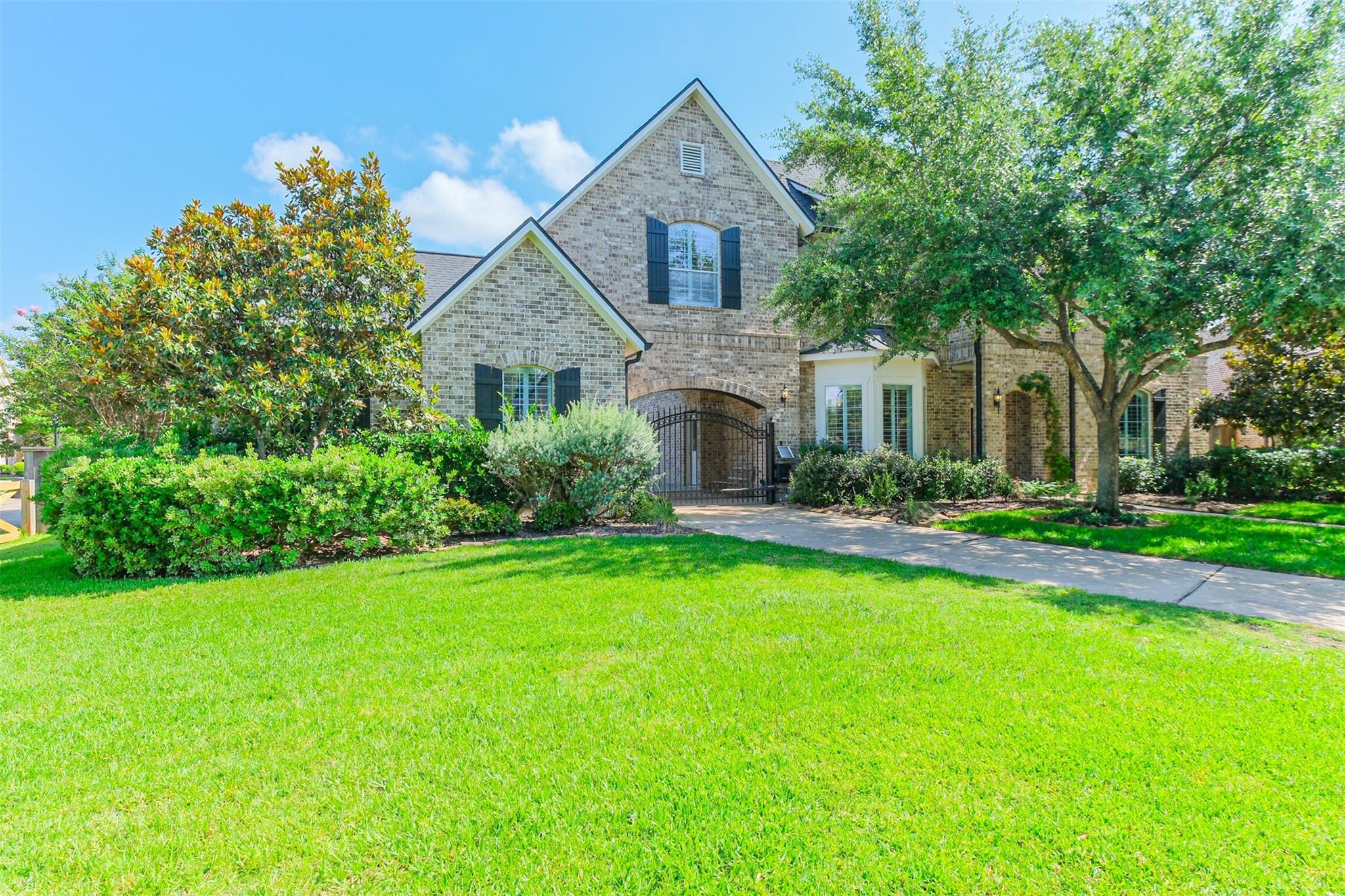11926 Hallowed Stream Ln, Cypress, TX 77433
