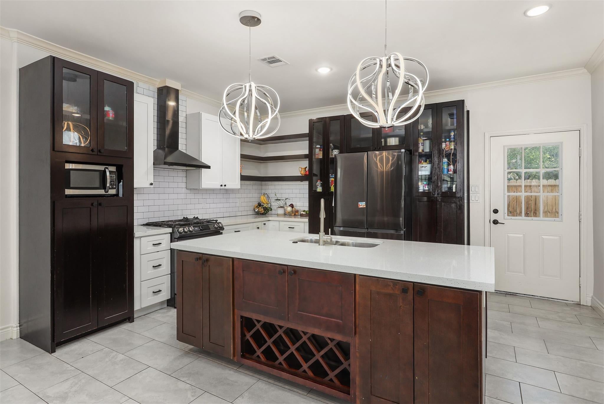 9729 Fabiola Dr, Houston, TX 77075