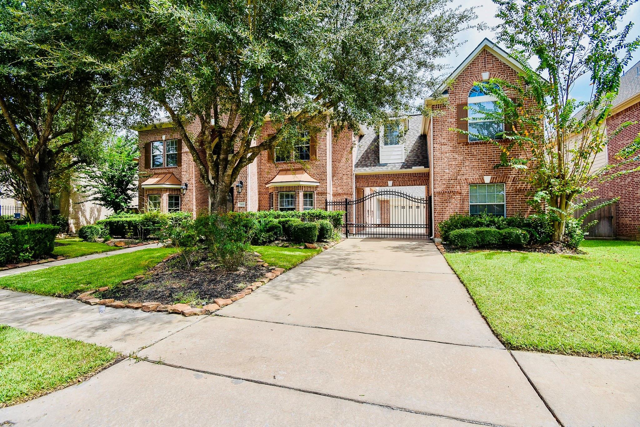 1611 Whitfield St, Sugar Land, TX 77479