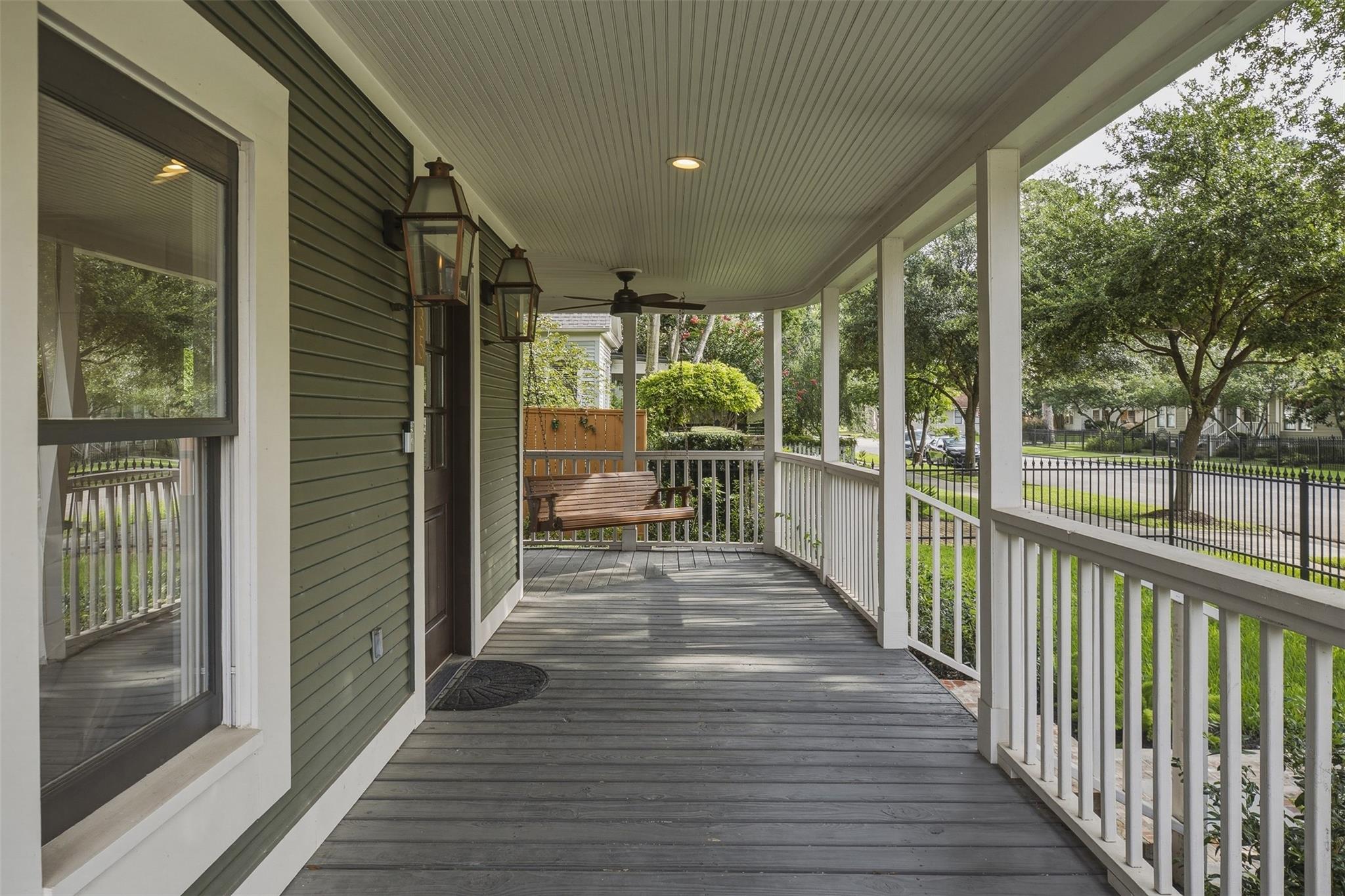 1535 Rutland St, Houston, TX 77008 photo