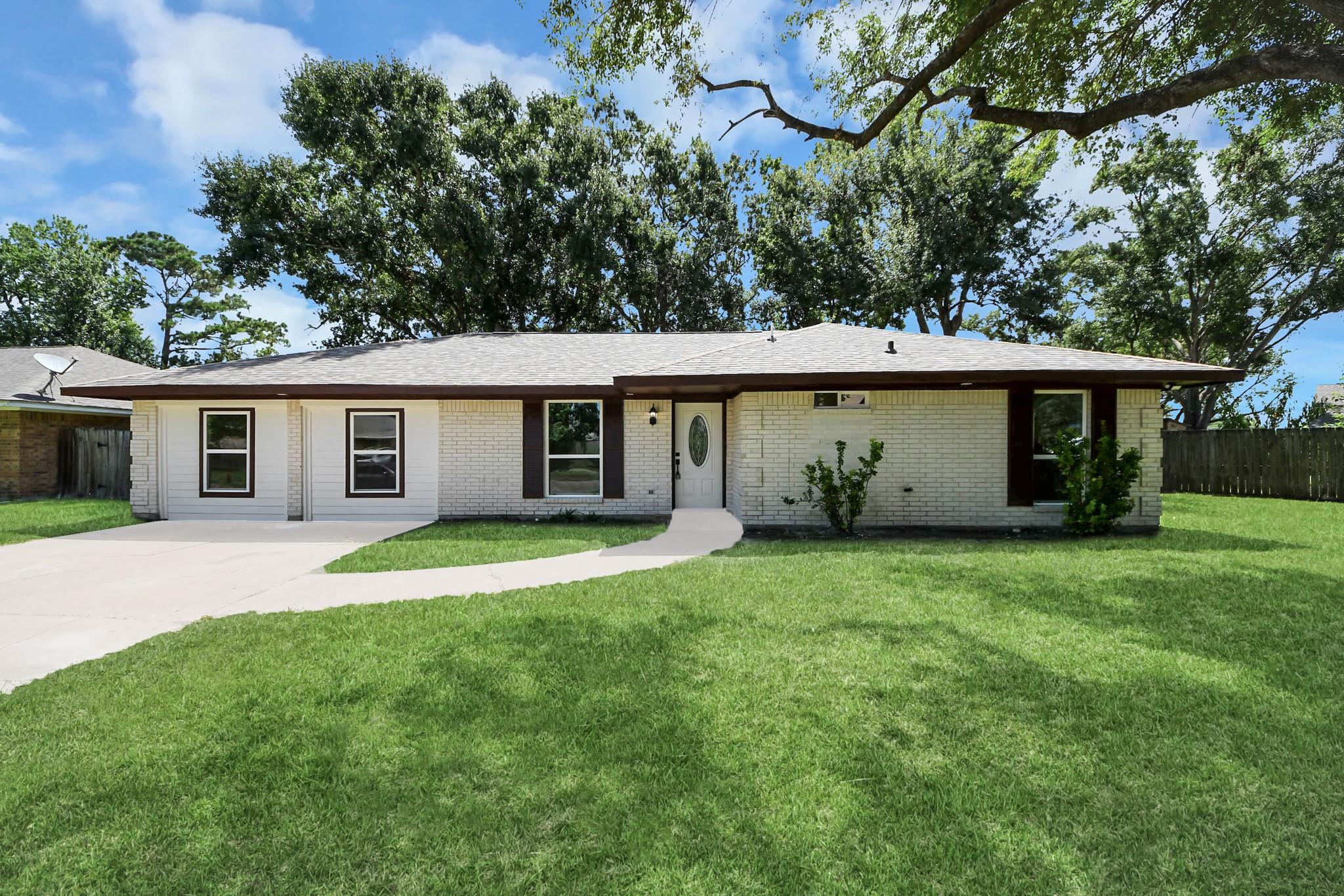 4703 Quail Hollow Dr, Baytown, TX 77521