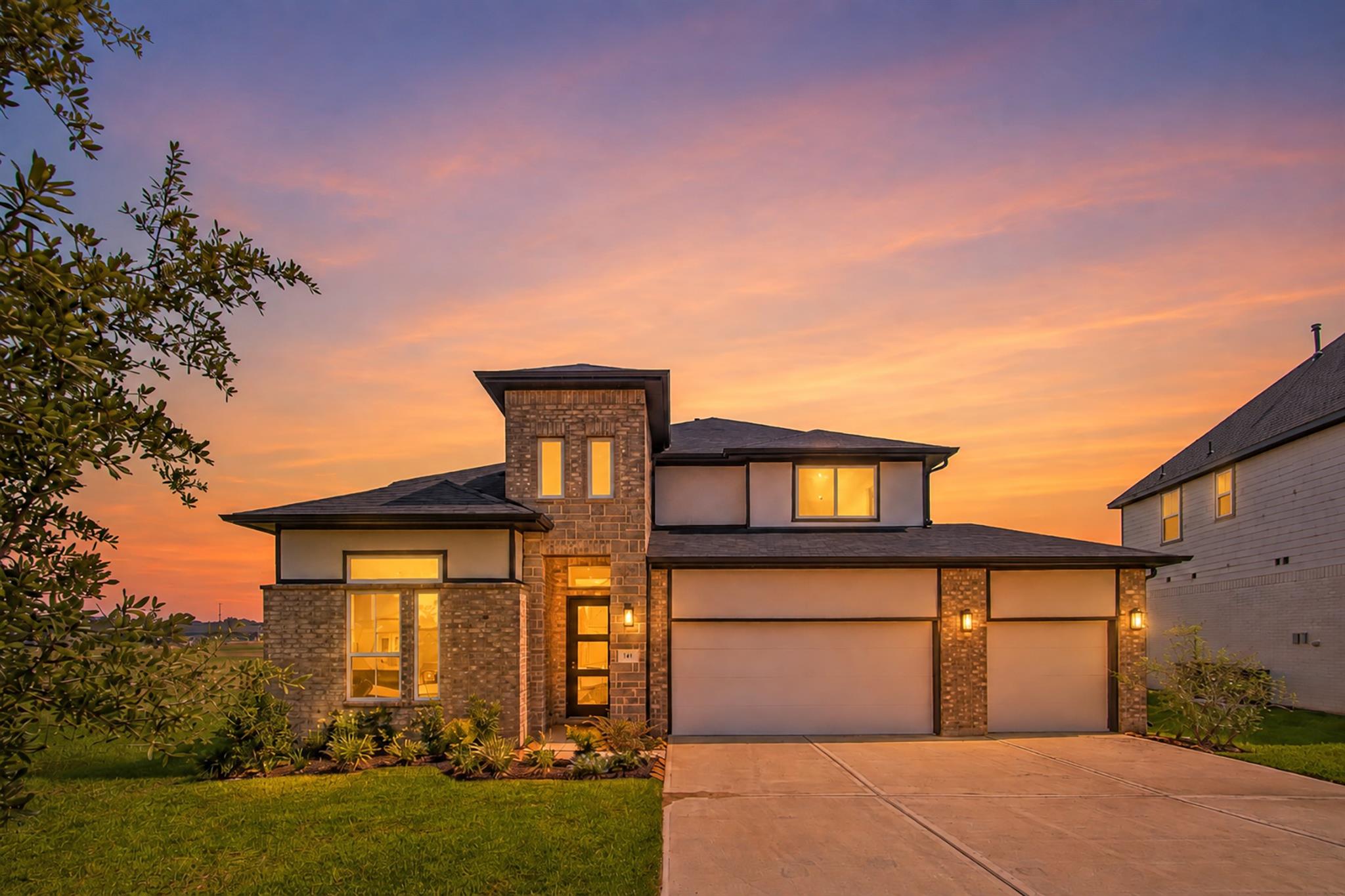 141 Peninsula Point Dr, Montgomery, TX 77356