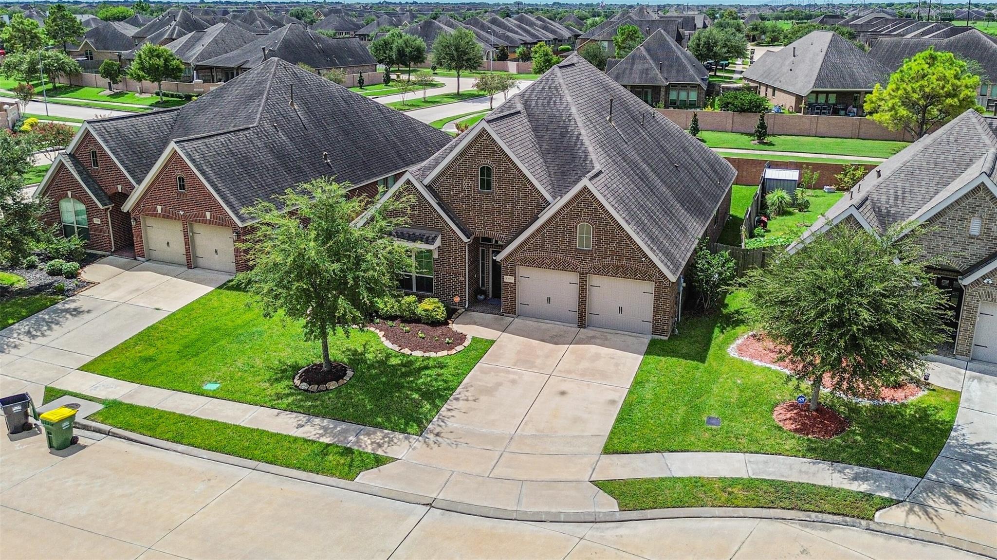 13622 Canyon Ranch Drive Dr, Pearland, TX 77584 photo