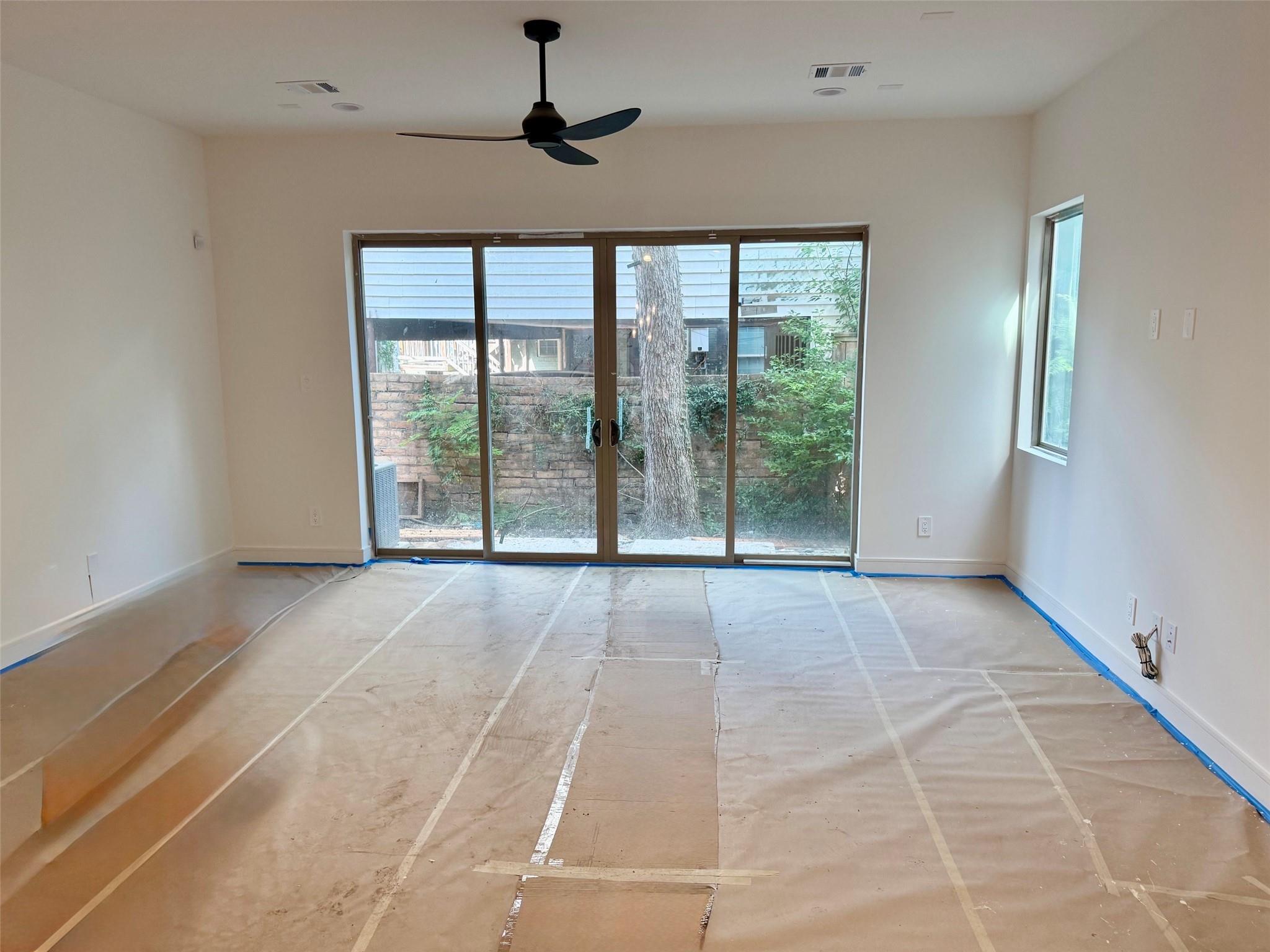 2412 Elmen St, Houston, TX 77019 photo
