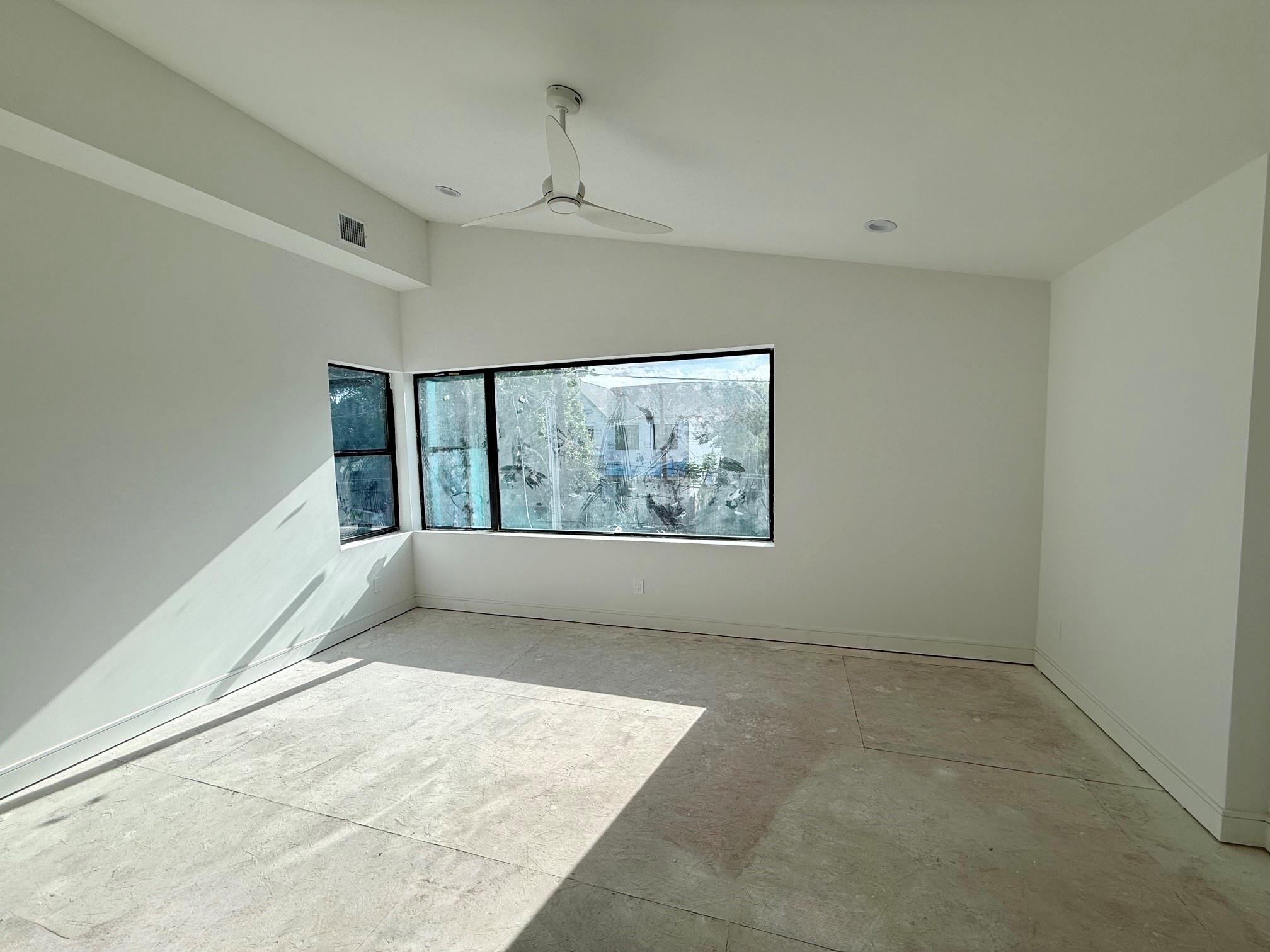 2412 Elmen St, Houston, TX 77019 photo