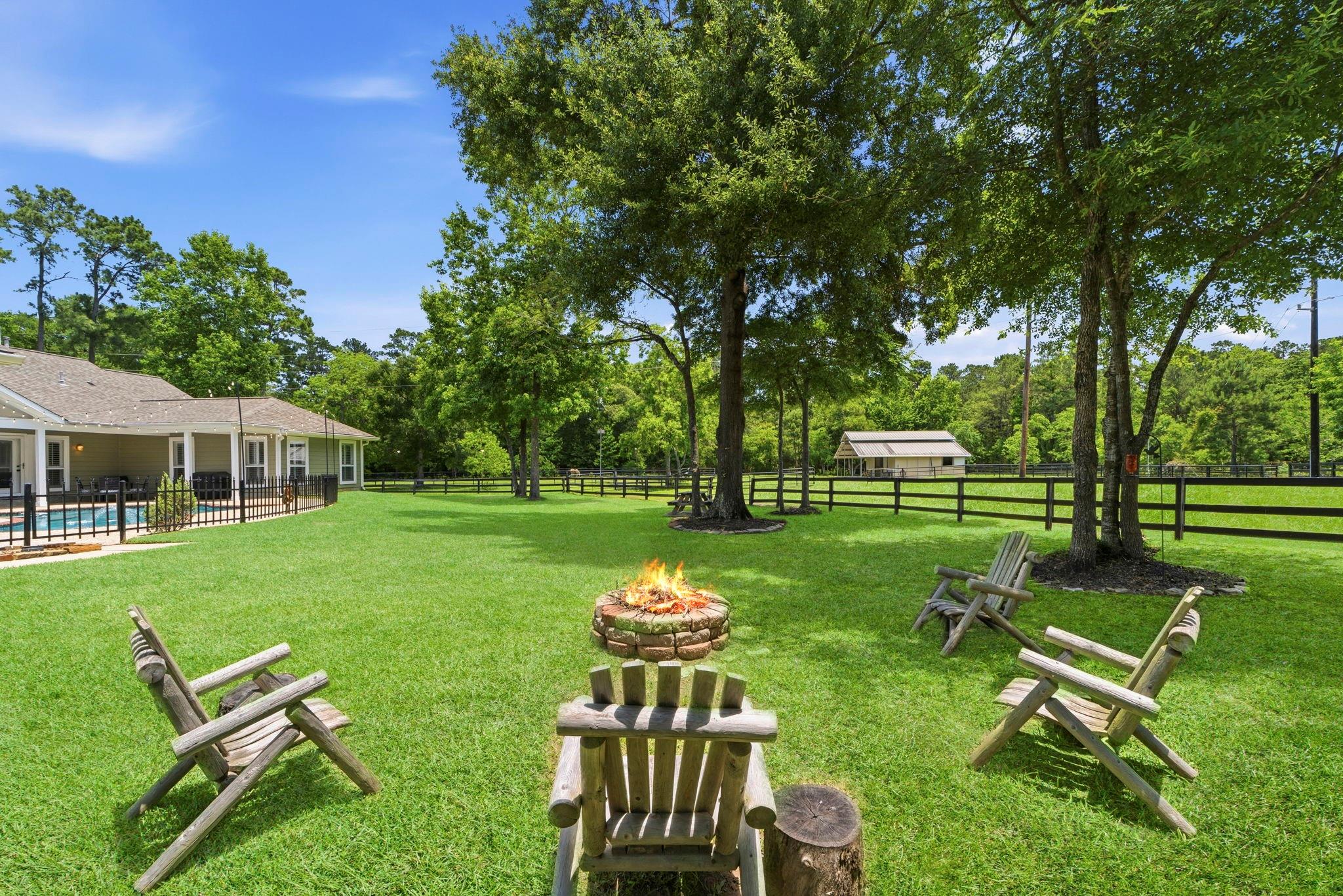 16903 Mustang Trail Dr, Magnolia, TX 77355