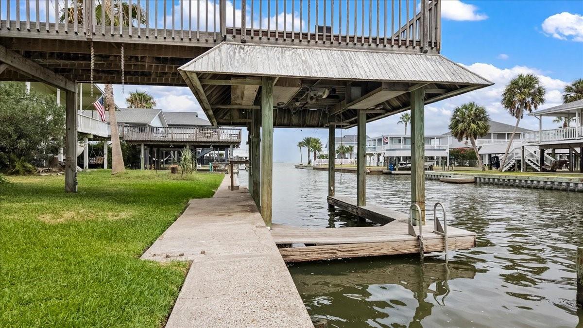 3719 Brewster Ky, Galveston, TX 77554 photo