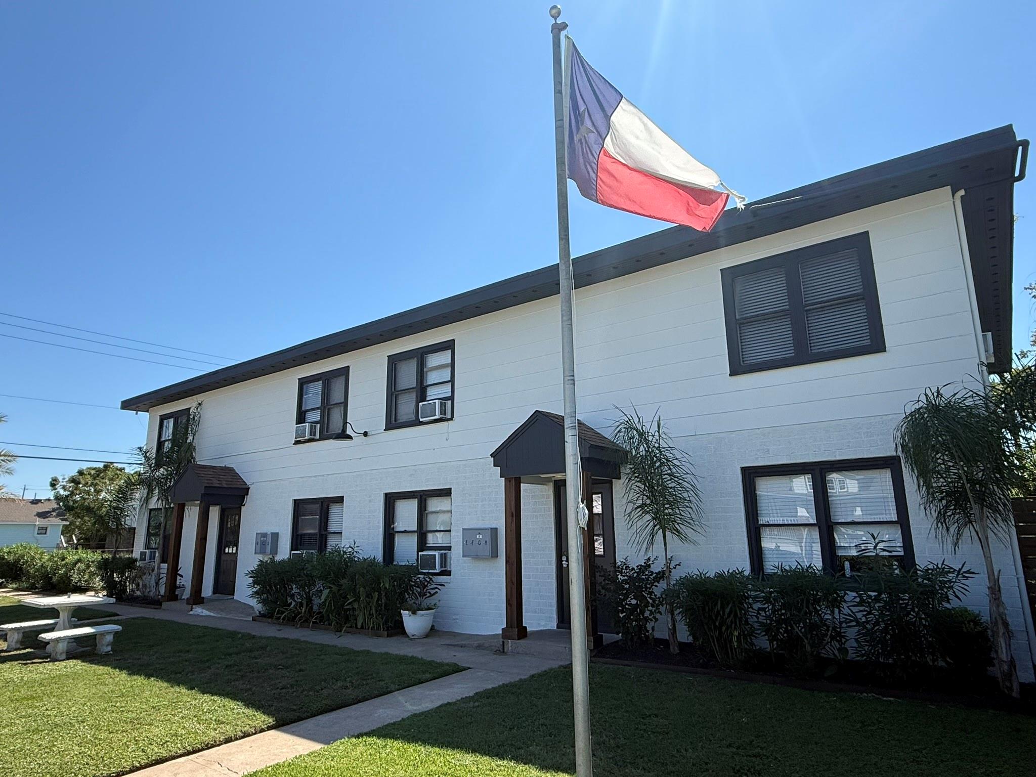 5103 Avenue 0, Galveston, TX 77551