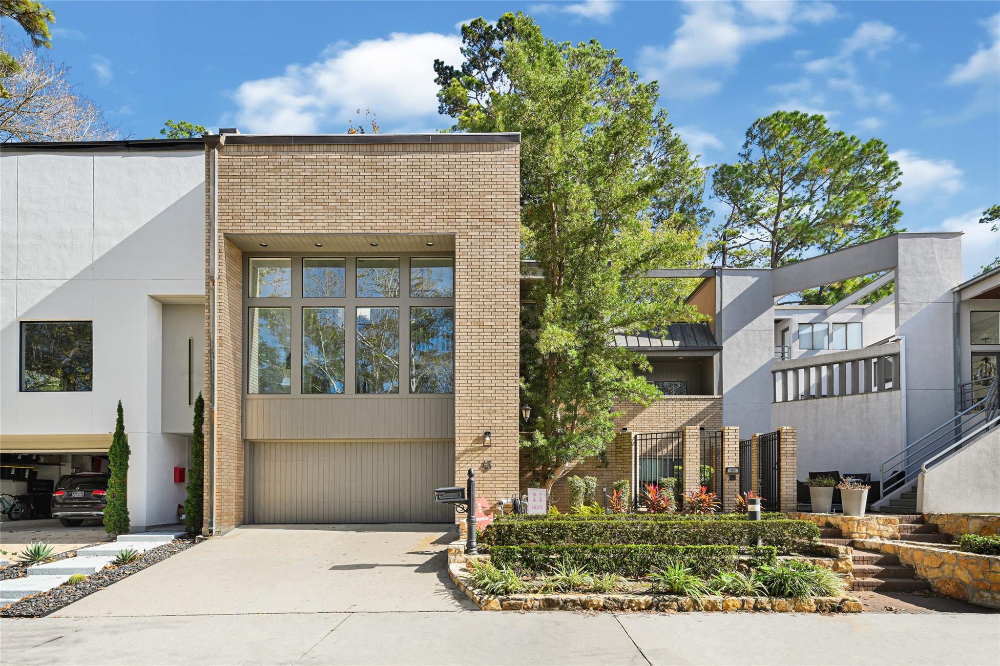 43 Legend Ln, Houston, TX 77024
