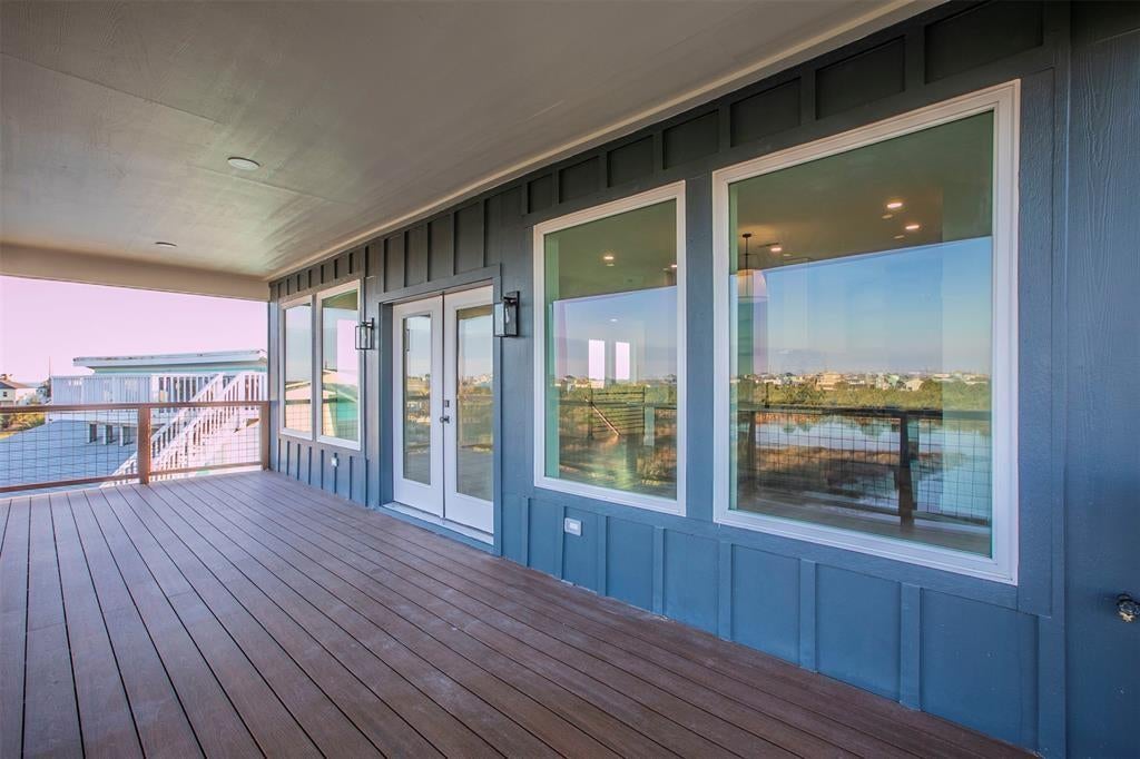 13030 John Reynolds, Galveston, TX 77554 photo