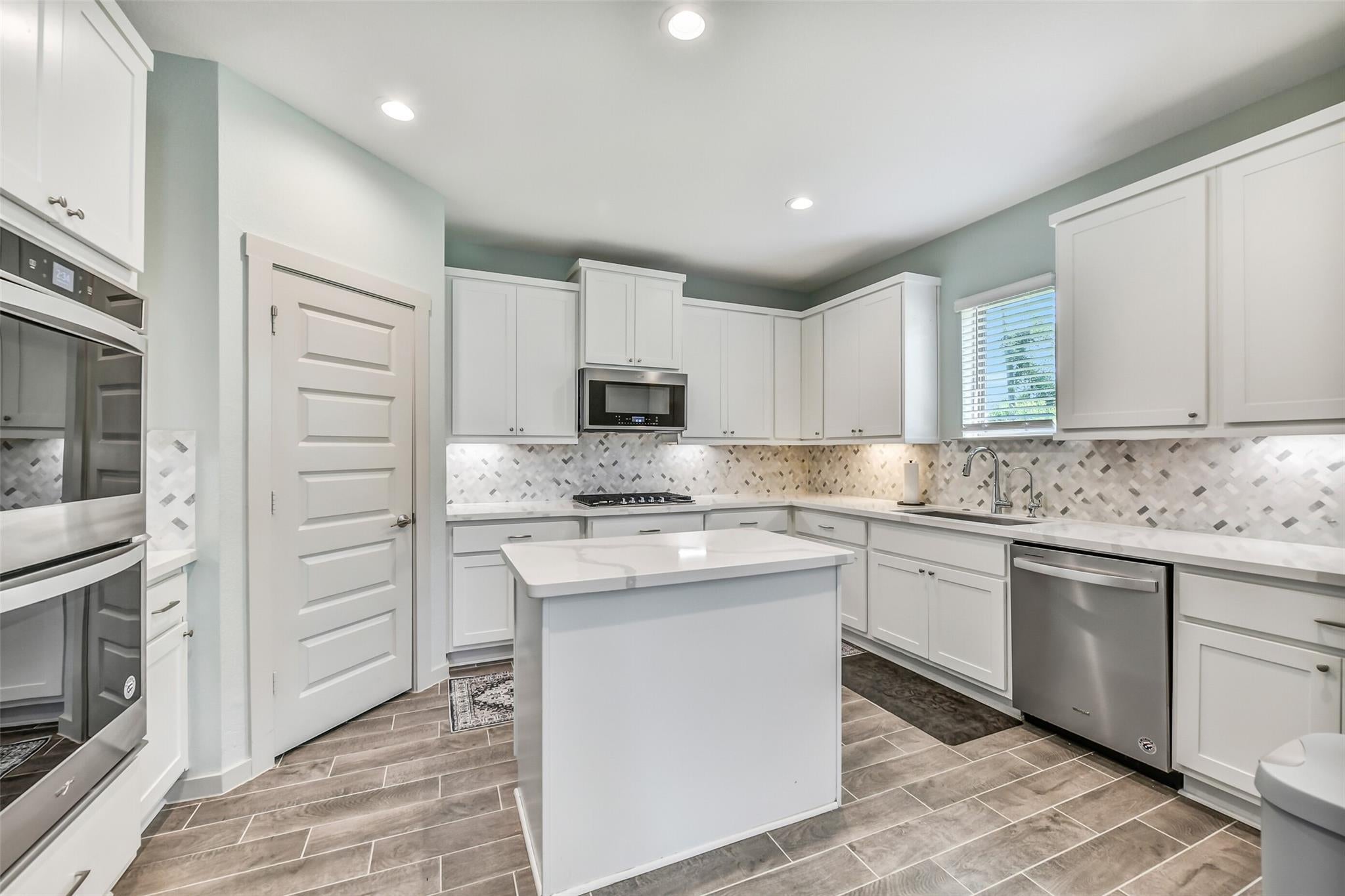 1508 Harvest Vine Ct, Friendswood, TX 77546 photo