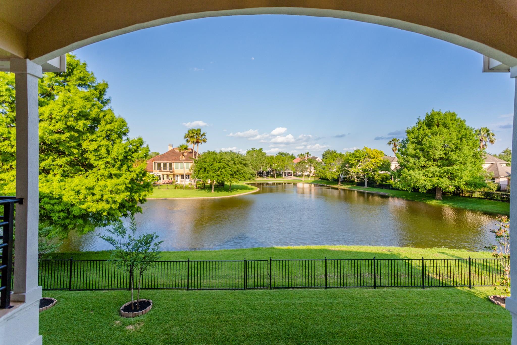 14 Lake Mist Ct, Sugar Land, TX 77479