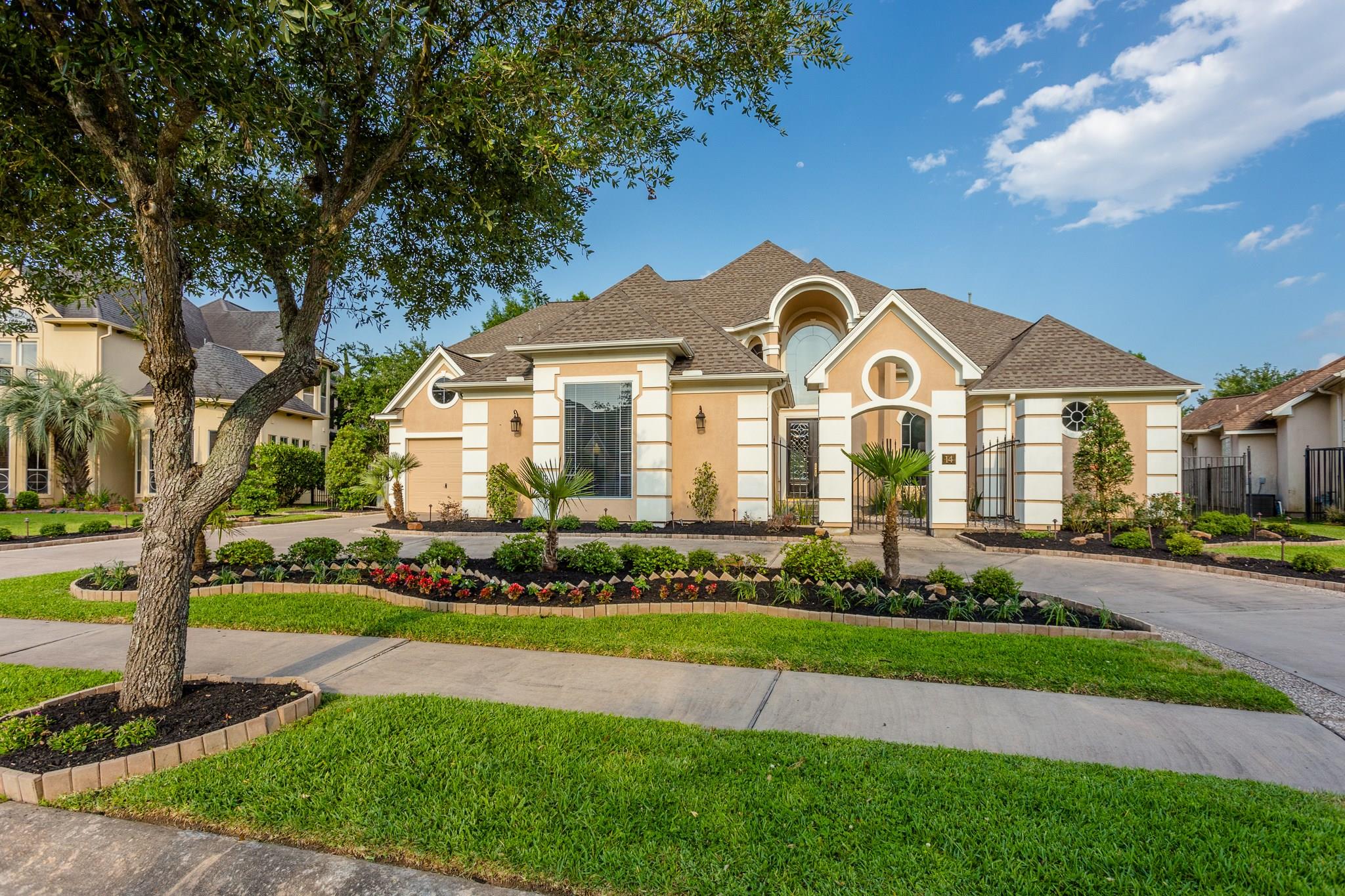 14 Lake Mist Ct, Sugar Land, TX 77479 photo